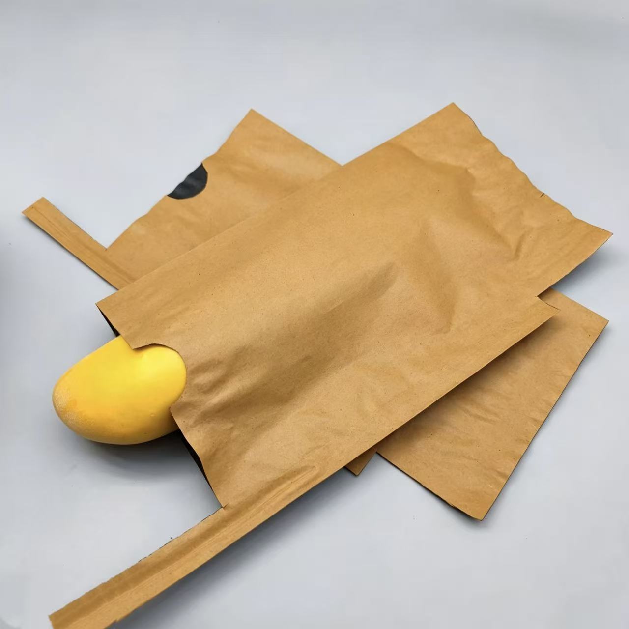 Mango waxed planting bag insect-proof paper bag used for fruit cultivation 17x28cm