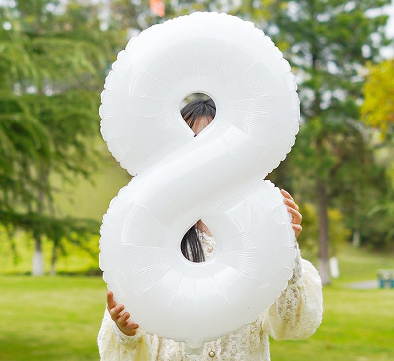 NUM-32-WHT-08 | 32 Inch White Foil Number 8 Balloon, Individual Pack Wholesale | Low MOQ