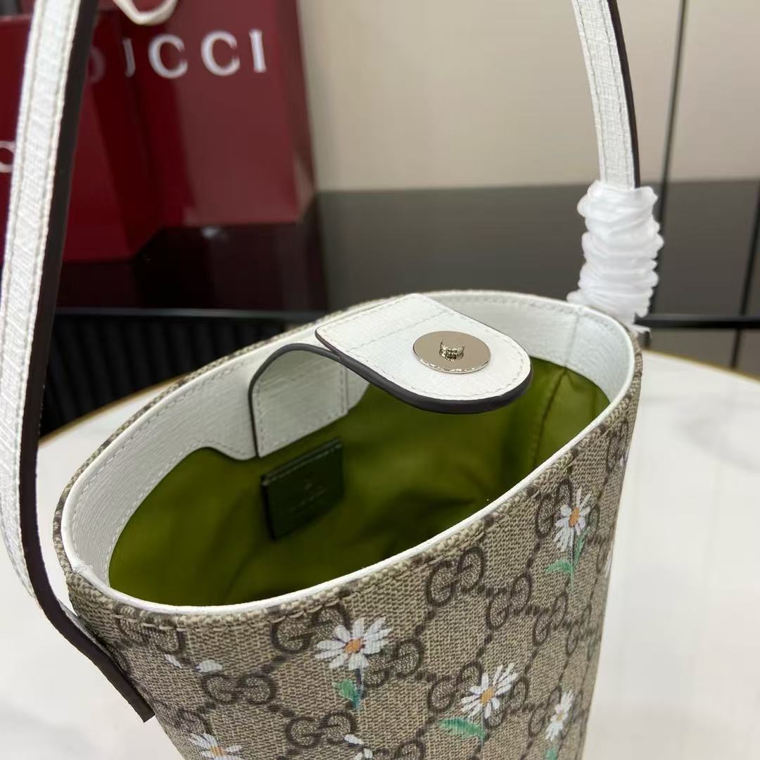 [New Product] From exquisite embroidery to full-body printing, Gucci 2025 early spring model: 752356. Size: 18.5 cm (width) x 16.5 cm (height) x 7.5 cm (deep) Color: Whole printed pvc/original leather. Italian creation