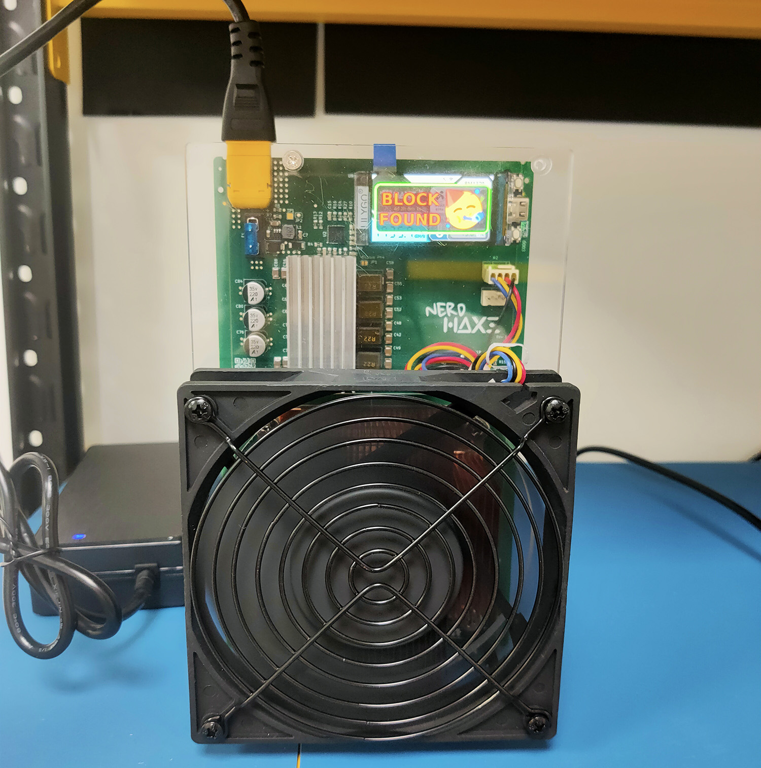 NerdHAXE 7.2TH/S Bitcoins Miner Machine 6 Picecs BM1370 Asic Chip Solo Miner 130 Watt Power Consumption SHA-256 Algorithm Quite Fan Home Use BTC Mining Machine