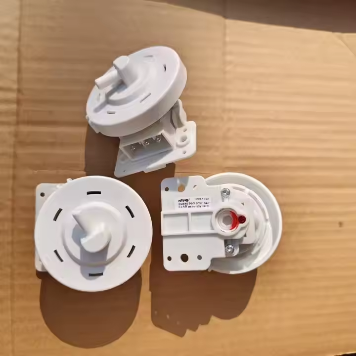 DC5V 10mA XQB45-95 Electric Plastic Water Level Sensor for Hotel Washing Machines and Laundry Appliance Parts