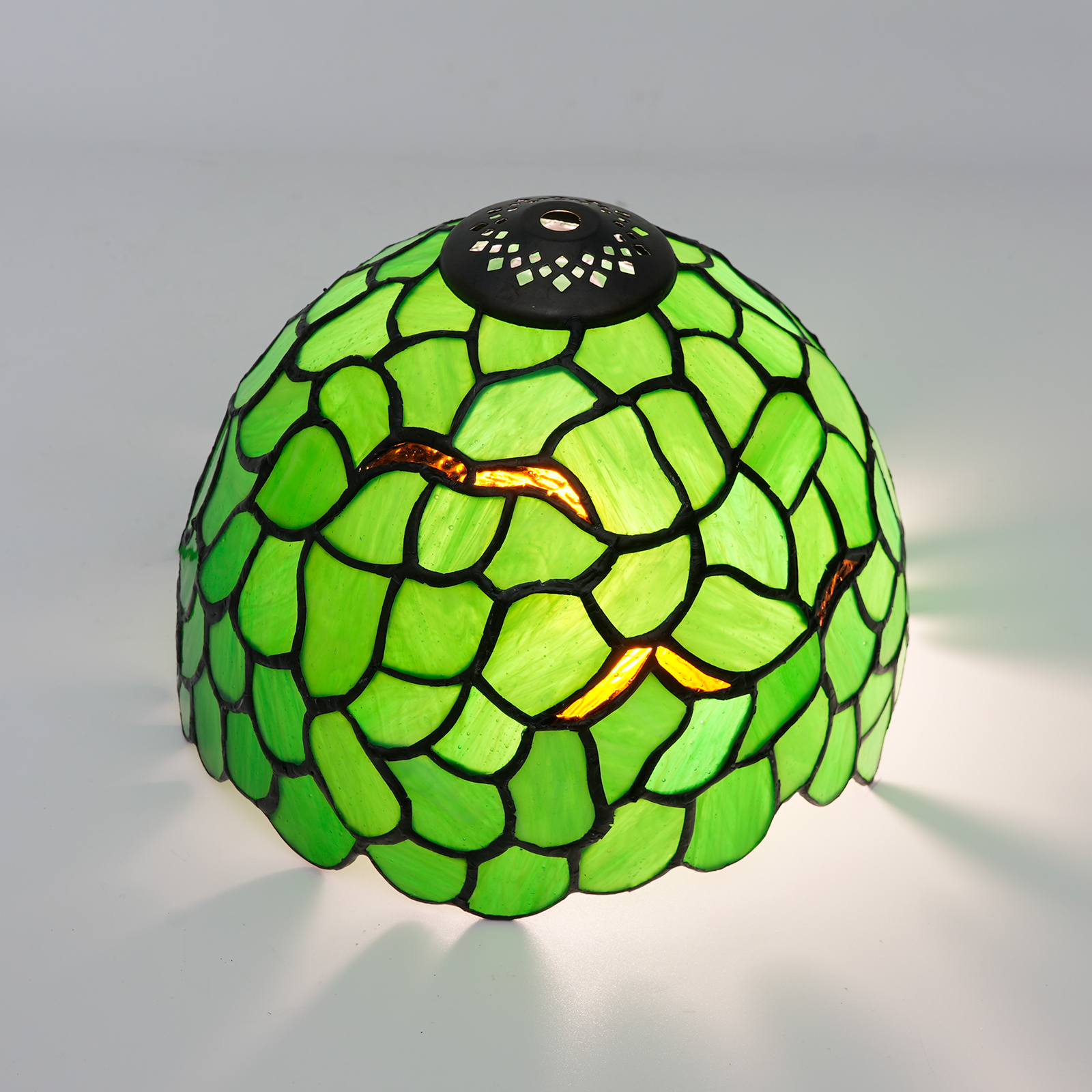 Blivuself Tiffany Lampshade Green Leaves Stained Glass Lampshade Handmade Art Decor Vintage Lampshades for Living room Bedroom Restaurant, FG5033X