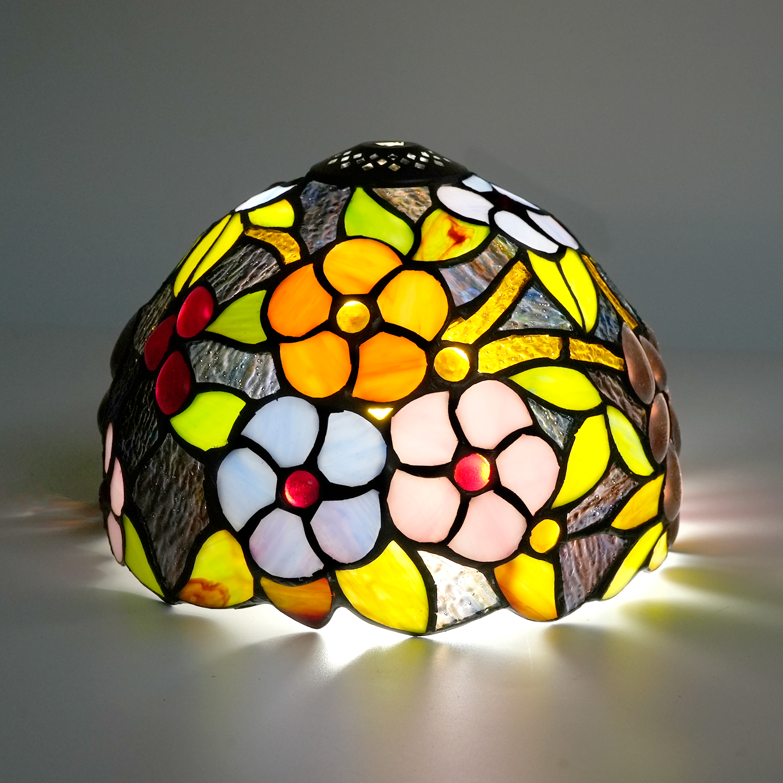 Blivuself Tiffany Lamp Shade 8 inch Three-color Flowers Stained Glass Lamp Shade Handmade Vintage Art Decor Small Opening Lampshades for Living Room Bedroom Restaurant, ZB6129X