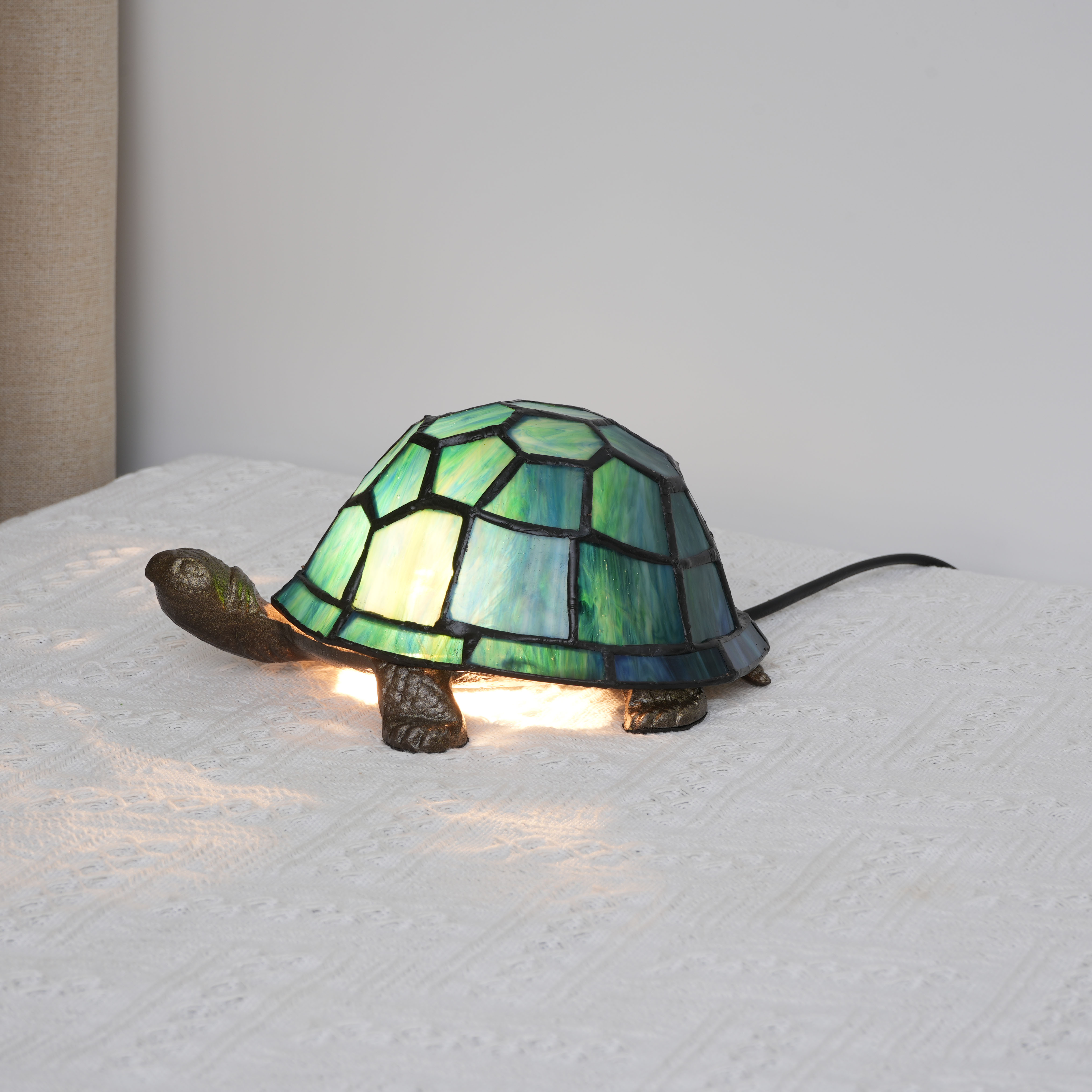 Blivuself Tiffany  Stained Glass Green Mini Turtle Nightlight Bedroom Bedside Reading light Dorm bar Warm Vintage style Mini Cute Kids decorated uniquely Cute Cottage 4  inch Country nightstand light Lamp OFU1125