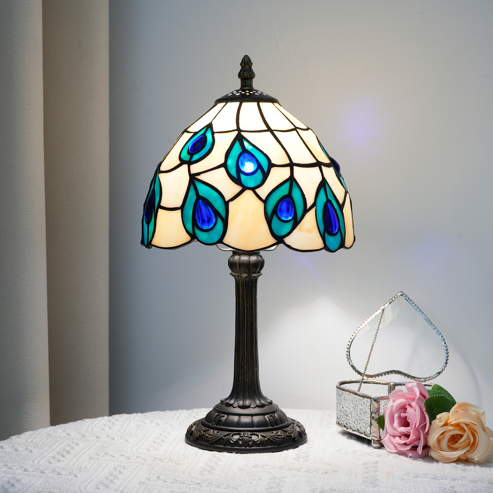Blivuself Tiffany Style European And American Style Stained Glass Lamp 8-Inch Blue And White Peacock Tail Pattern Lamp Suitable For Bedroom Nightstand Study Reading Desk Lamp Kitchen Dormitory Office Cafe Corridor Library Bar Decoration Furniture Decoration Retro Unique Lovely Comfortable Living 8-Inch Blue Peacock Tail Lamp OFU1193