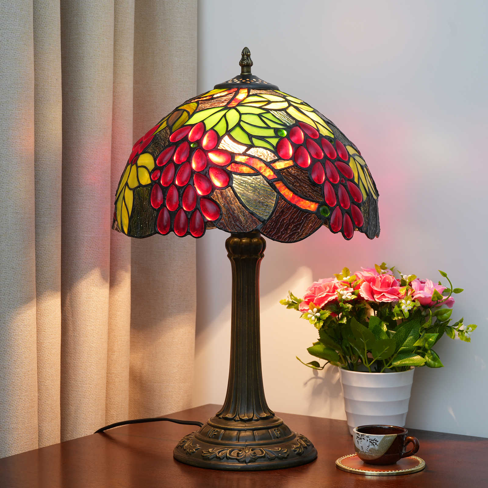 Blivuself Tiffany Style Stained Glass Lamp Shade European And American Style Retro Style Red And Green Table Light Green Leaf Grape 12-Inch Table Lamp - Eye Protection Table Lamp Is Suitable For Decorating Living Room, Study, Bedroom Nightstand, Table Lamp, Decorative Retro Glass Lamp Shade, Desk, Retro Glass Desk, Kitchen Furniture Decorated Green Leaf Grape Lamp OFT962