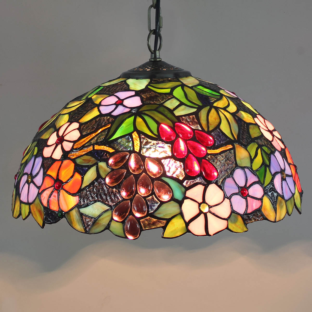 Blivuself  Tiffany Style Stained Glass 16-Inch Purple Grape Pattern Chandelier European And American Retro Style Suitable For Living Room, Dining Room, Bedroom, Bar And Other Indoor Home Decoration 16-Inch Grape Flower - Regular Single Chain Chandelier OFP1074