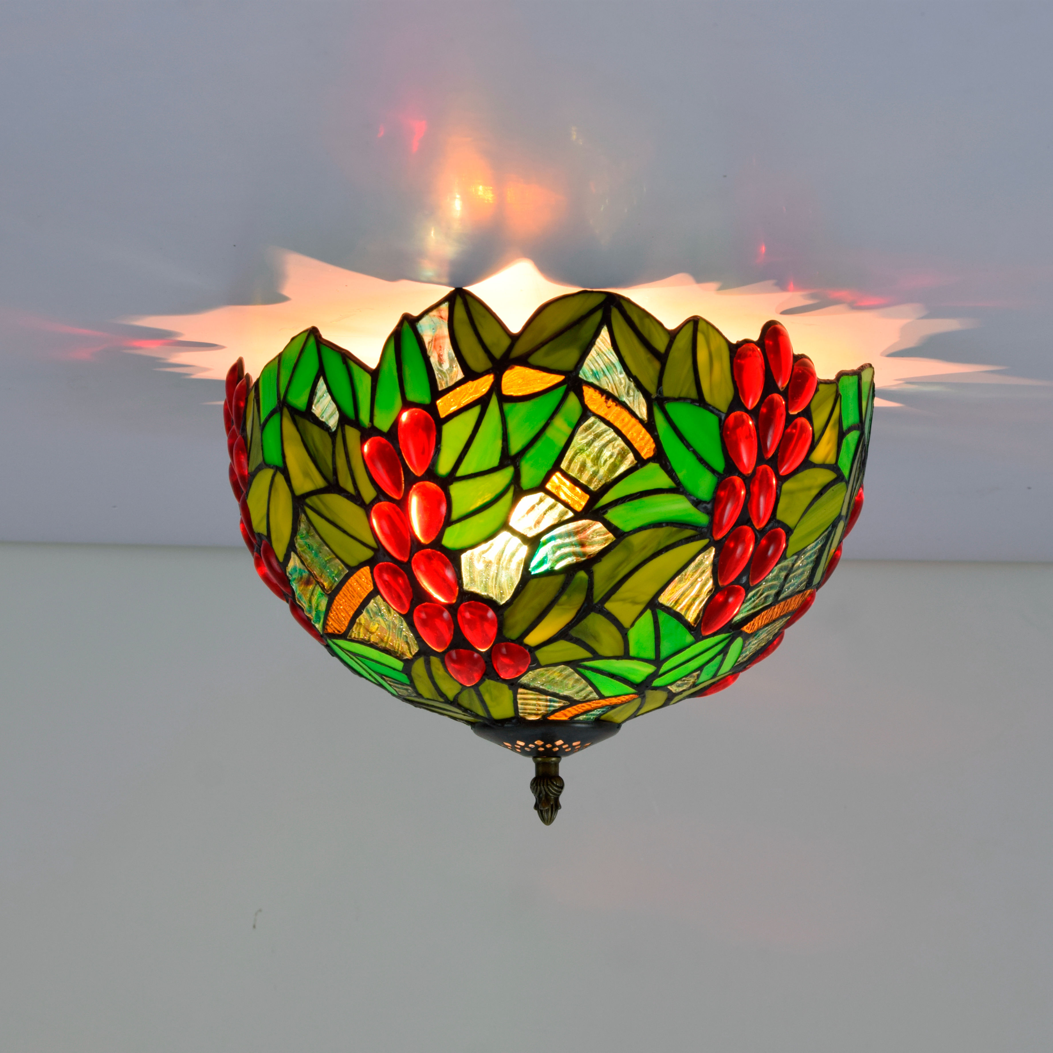 Blivuself Tiffany Style Stained Glass 12-Inch Green Full Ceiling Light European And American Retro Style, Suitable For Living Room, Dining Room, Bedroom, Bar And Other Indoor Home Decoration 12-Inch Green Leaf Grape - Full Ceiling Light OFC4018