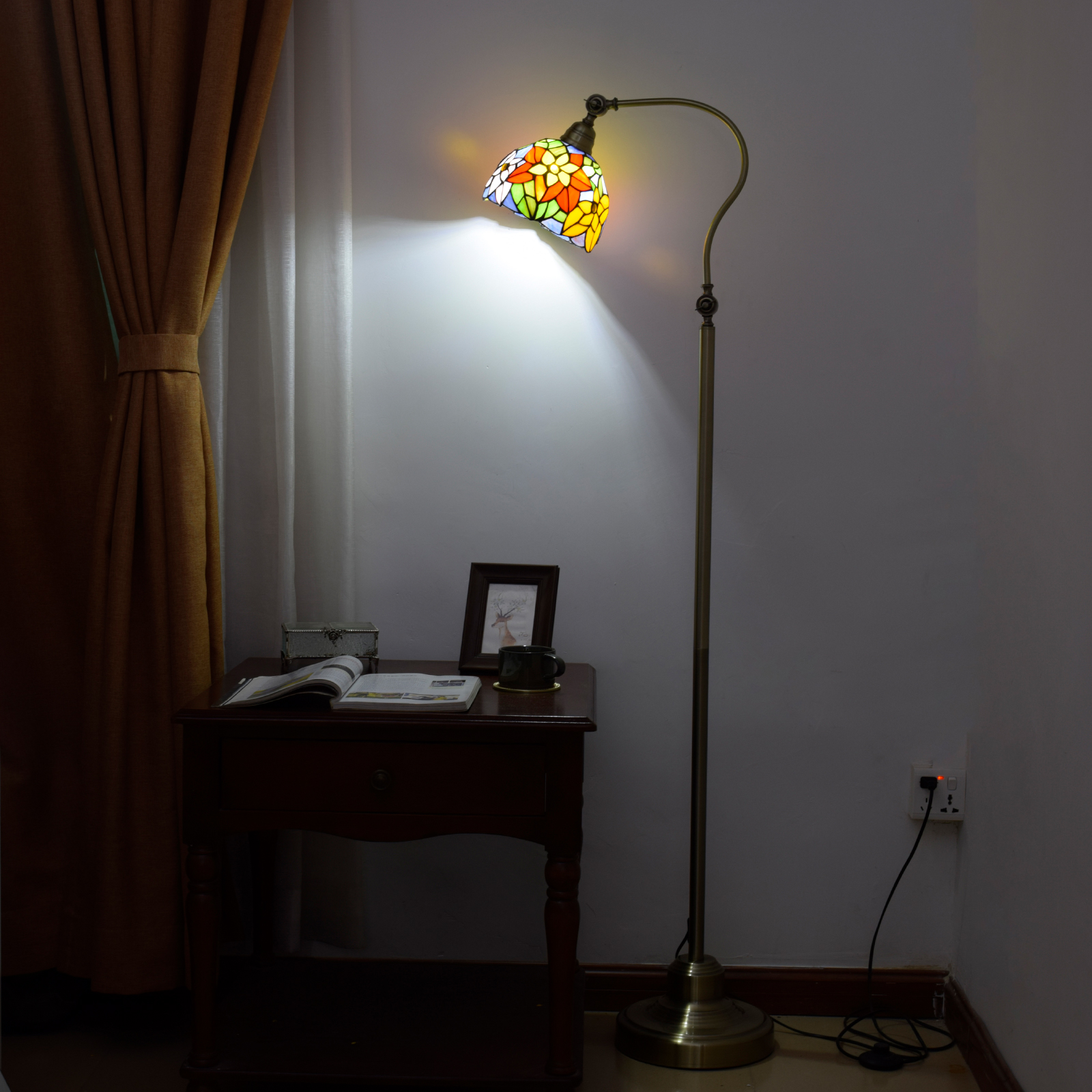 Blivuself Tiffany Victorian Design 8  Inch purple bottom chrysanthemum handmade stained glass lamp shade Metal downward floor lamp Vertical adjustable led reading light Retro art Home decoration 8" chrysanthemum downward floor lamp suitable for bedroom living room office study corridor cafe etc OFCP1029