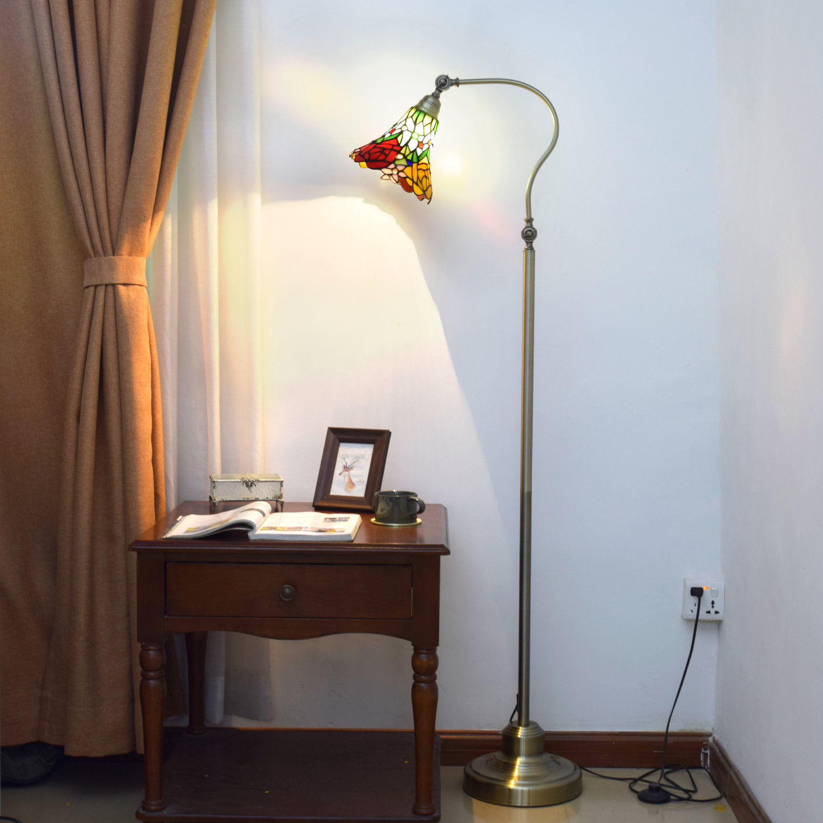 Blivuself Tiffany Romantic Classical Style Design 8-Inch Trumpet Rose Handmade Stained Glass Lampshade, Metal Downward Floor Lamp Vertical Adjustable Led Reading Light Exquisite Craft Retro Charm, Atmosphere Home Decoration 8-Inch Trumpet Rose - Downward Floor Lamp Suitable For Bedroom Living Room Office Study Corridor Cafe, Etc. OFCP1034