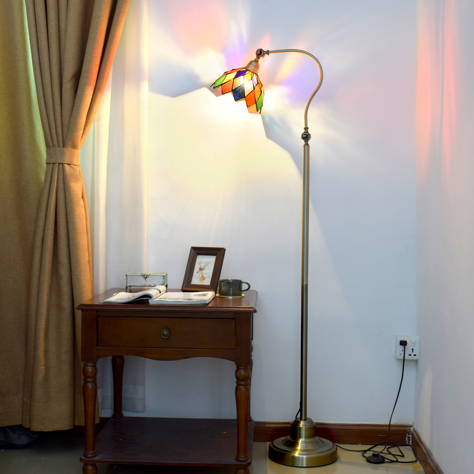Blivuself Tiffany Romantic Classical Style Design 8-Inch Seven-Color Diamond Hand-Made Colored Glass Lampshade, Metal Downward Floor Lamp Vertical Adjustable Led Reading Light Exquisite Craft Retro Charm, Atmosphere Home Decoration 8-Inch Colorful Diamond - Downward Floor Lamp Suitable For Bedroom Living Room Office Study Corridor Cafe, Etc  OFCP1035