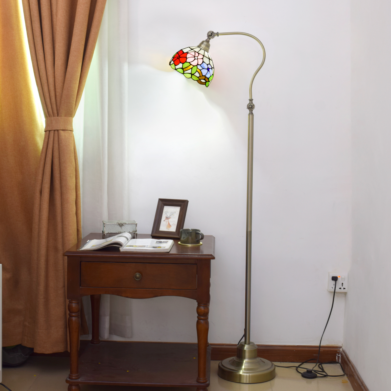 Blivuself Tiffany European Garden Style Design 8-Inch Pink Purple Red Tricolor Morning Glory Handcrafted Colored Glass Lampshade, Metal Floor Lamp Vertical Downward Adjustable Exquisite Crafts, Home Decoration For Bedroom Living Room Office Study Corridor Cafe 8-Inch Morning Glory - Downward Floor Lamp - Tricolor Flower OFCP1036