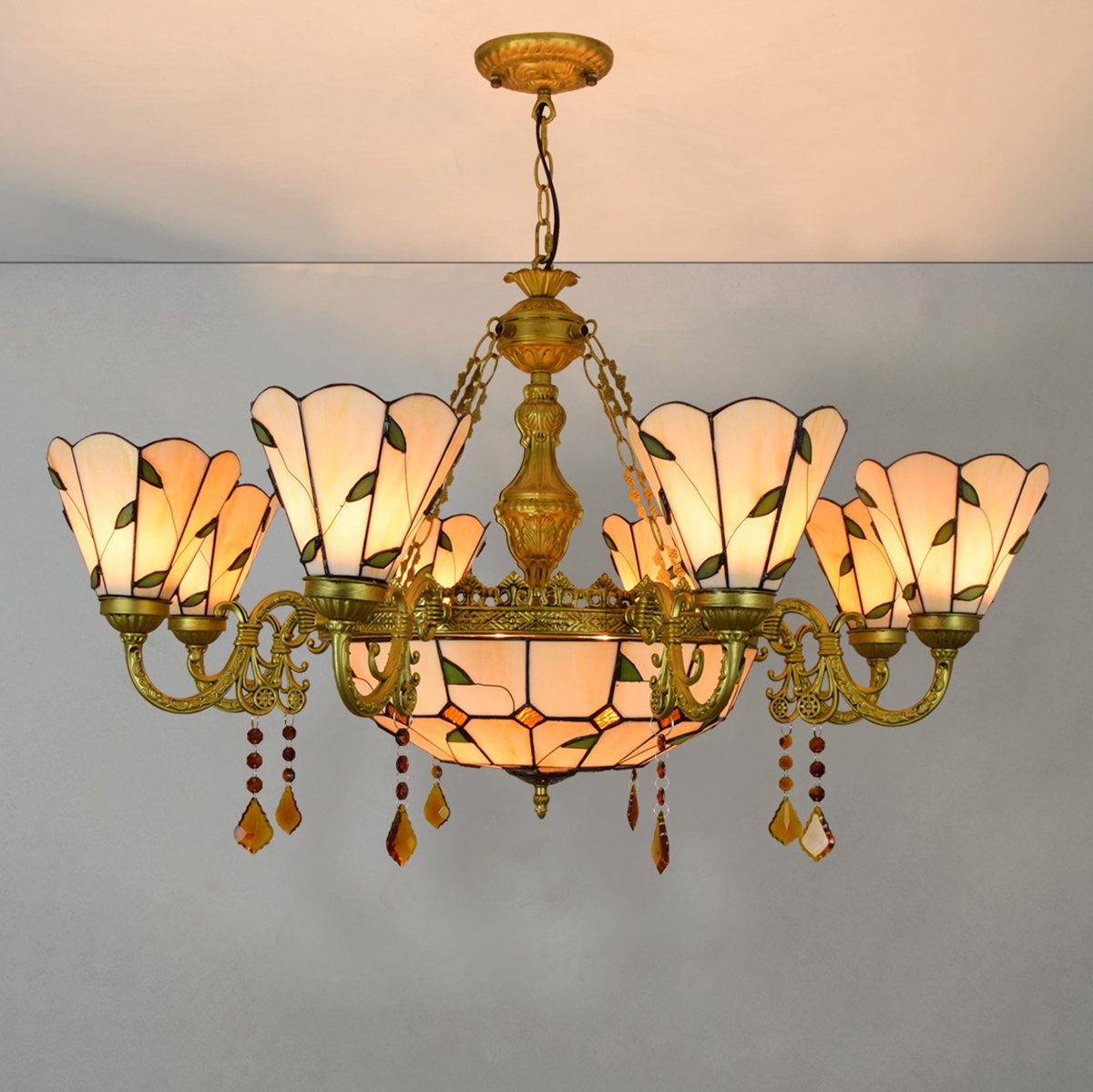 Blivuself Tiffany Chandelier Light Luxury Elegant Style 6 Inch Warm Color Leaves Hand-Made Stained Glass Lampshade, Suitable For Bedroom Living Room Office Hotel Lobby, Multi-Head Chandelier, Interior Lighting Classical Art Style Home Decoration, 8+1 Warm Color Leaf Crystal Chandelier OFD2111