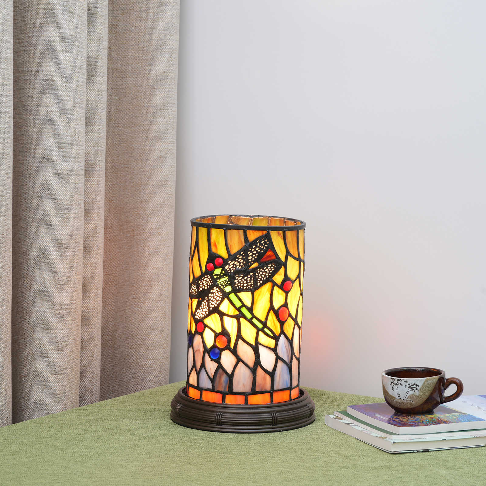 Blivuself Tiffany Table Lamp European Retro Style 7-Inch Yellow Bottom Green Dragonfly Hand-Made Colored Glass Lamp Shade, Eye Protection Reading Three-Color Adjustment Nightlight, Romantic And Warm Style Home Decoration, Suitable For Bedroom Library Restaurant, Green Dragonfly Bucket Light OFT10030