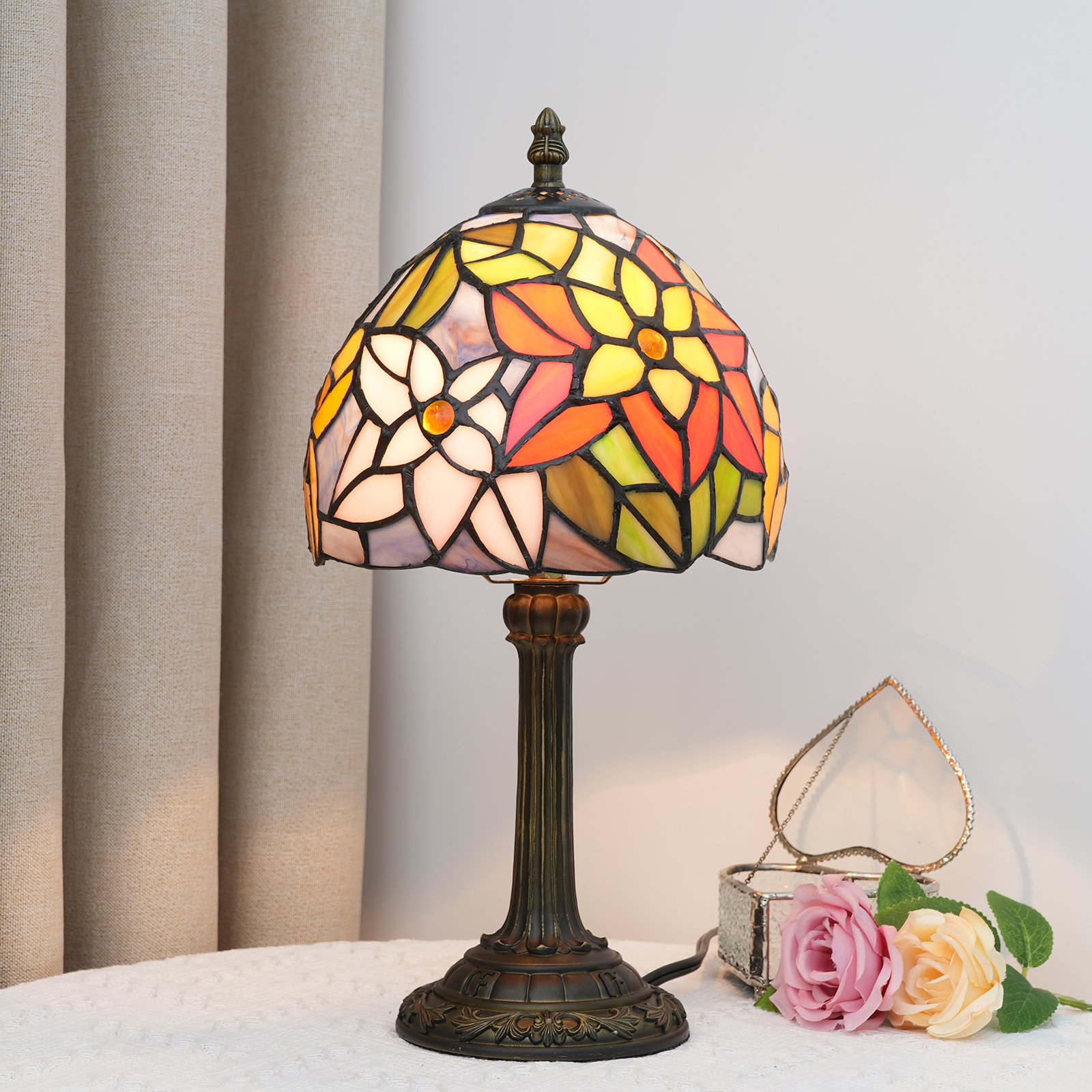 Crecobo Tiffany Table Lamp Classical Art Style 8-Inch Table Lamp Purple Chrysanthemum Hand-Made Colored Glass Lamp Shade, Suitable For Bedroom Living Room Study Dining Room, European Retro Pastoral Style Home Decoration 8-Inch Chrysanthemum -Of Bronze Table Lamp OFU982