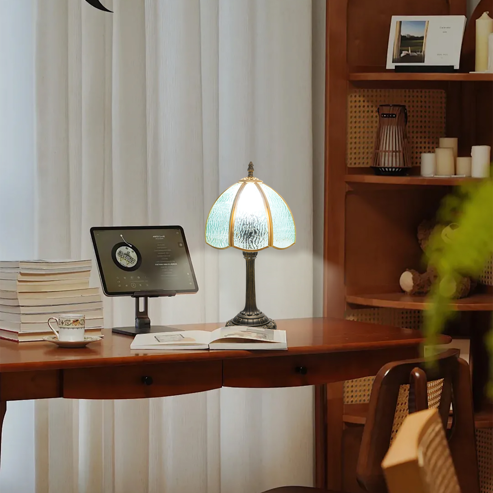 Blivuself Tiffany Stained Glass Table Lamp, 20cm Sky Blue Victorian-Style Bedside Lamp, Handcrafted Lampshade, Suitable For Bedroom, Dormitory, Desk And Other Home Decoration Art（OFU1251）