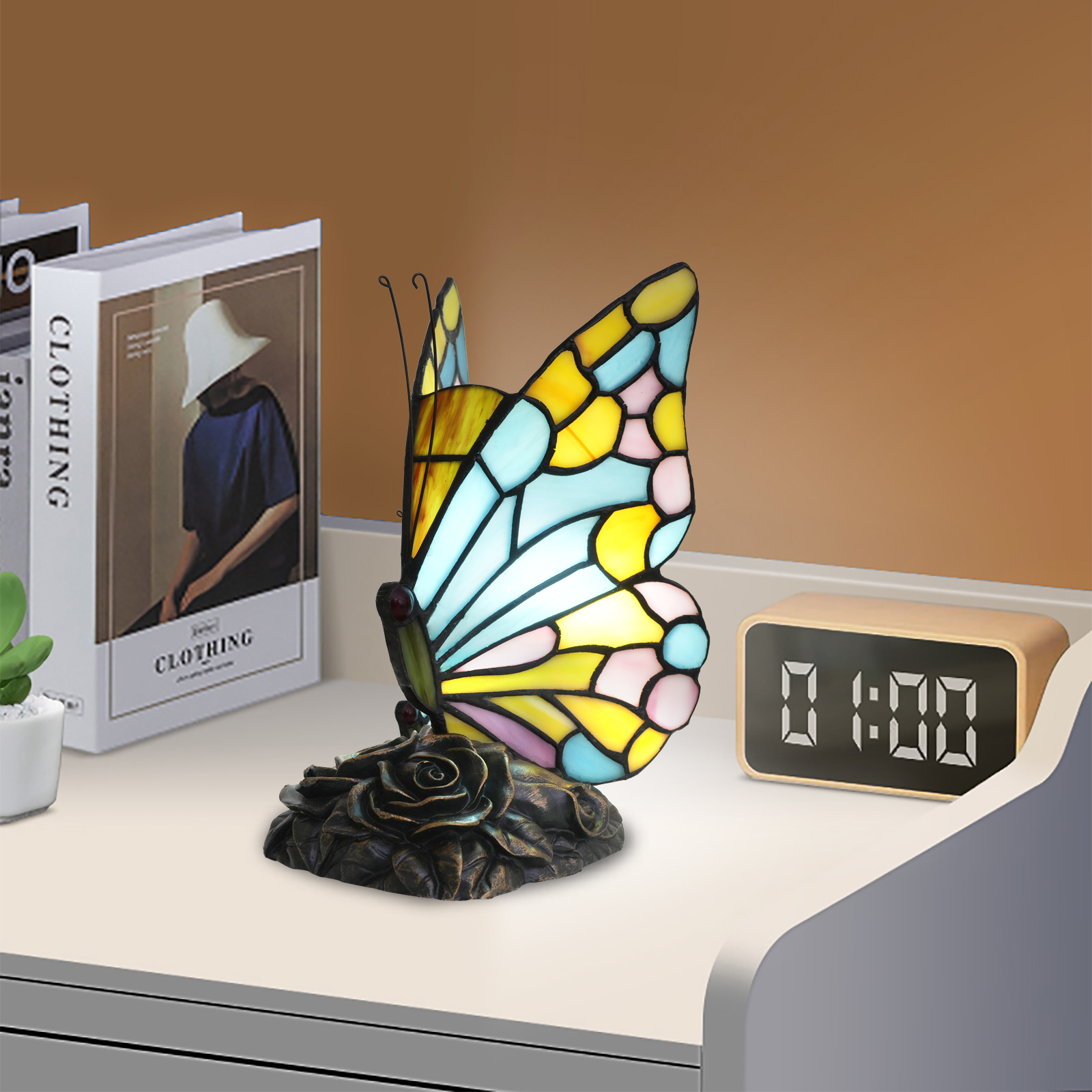 Blivuself Tiffany Butterfly Table Lamp Warm And Lovely Nightlight Lake Blue Butterfly Hand  Stained Glass Lamp Suitable For Bedroom Library Living Room Dormitory Tiffany Style Retro Home Decoration Crafts（OFU1255）