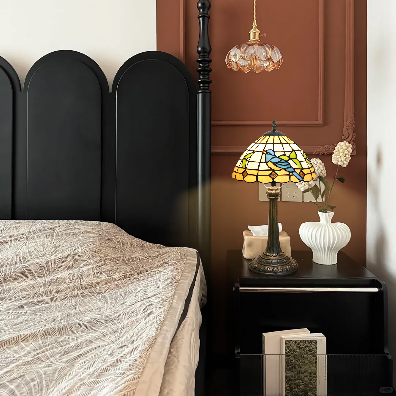 Blivuself Tiffany Table Lamp 10 Inch Stained Glass Lamp Classic Art Style Blue Robin Warm Color Lighting Eye Protection Reading Lamp Suitable For Study Bedroom Dining Room Office Tiffany Retro Style Home Decoration（OFT1319）