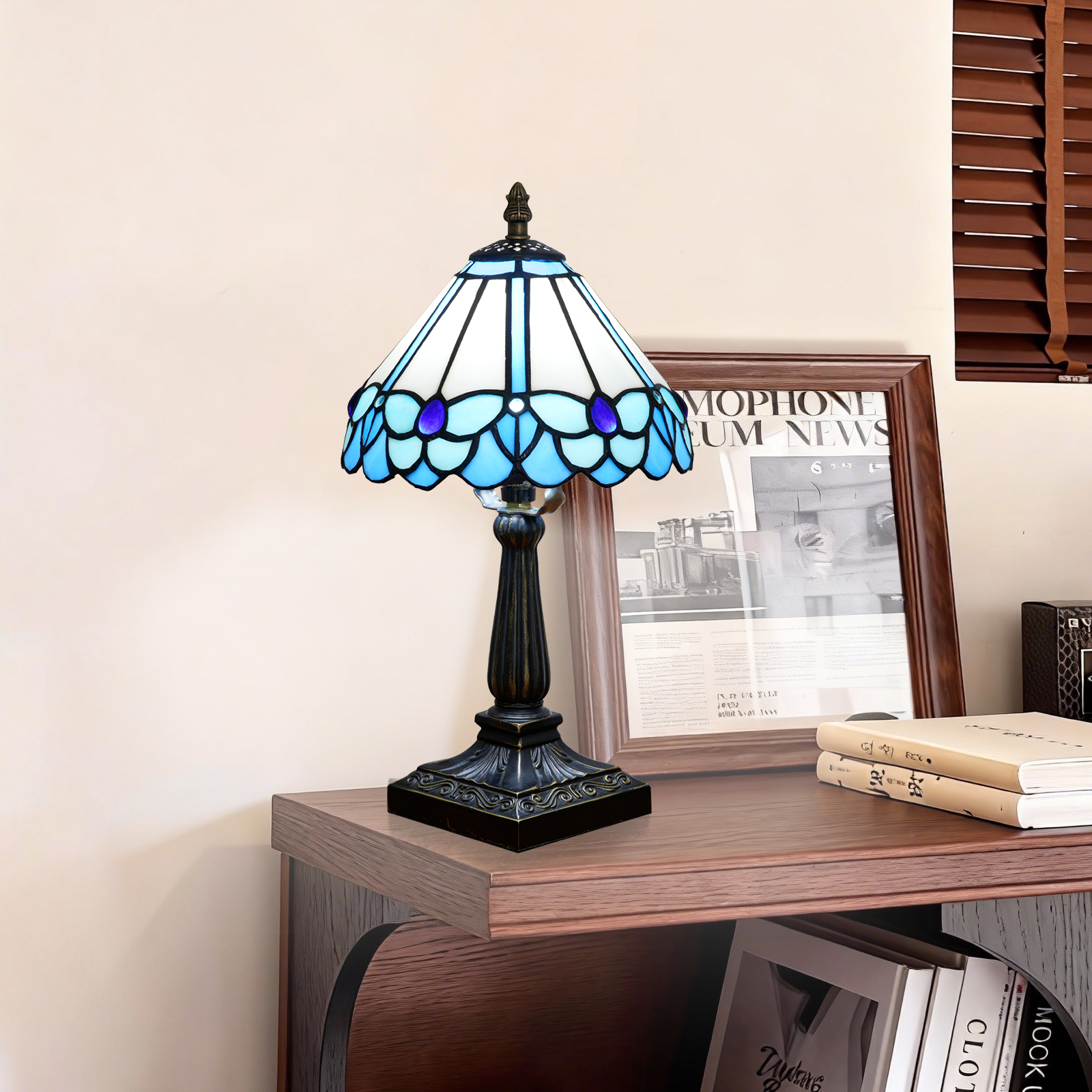 欧琈天蓝色小蝴蝶蒂芙尼彩色玻璃台灯精致蝴蝶图案装饰灯小屋浪漫室内装饰<OFU1400>