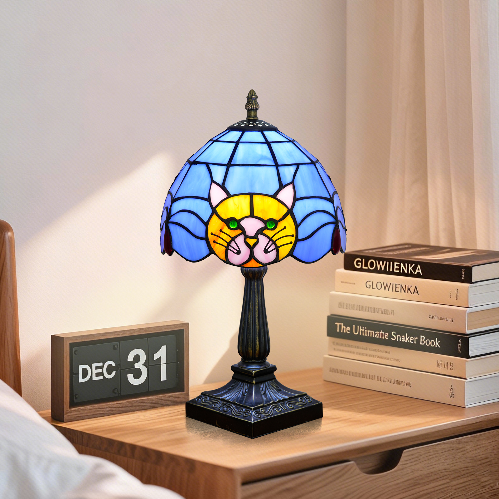 欧琈可爱猫脸蒂芙尼风格台灯8英寸彩色玻璃灯罩，古董青铜底座异想天开的动物装饰灯，适用于卧室儿童房<OFU1413>