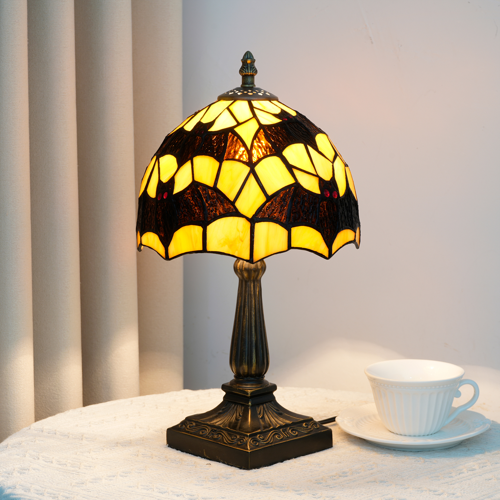 Blivuself Tiffany Style Bat Stained Glass Lamp, Handmade Gothic Yellow Shade, Antique Bronze Base, Retro Bedside Lamp For Halloween, Gothic Bedroom, And Spooky Living Room OFU1422