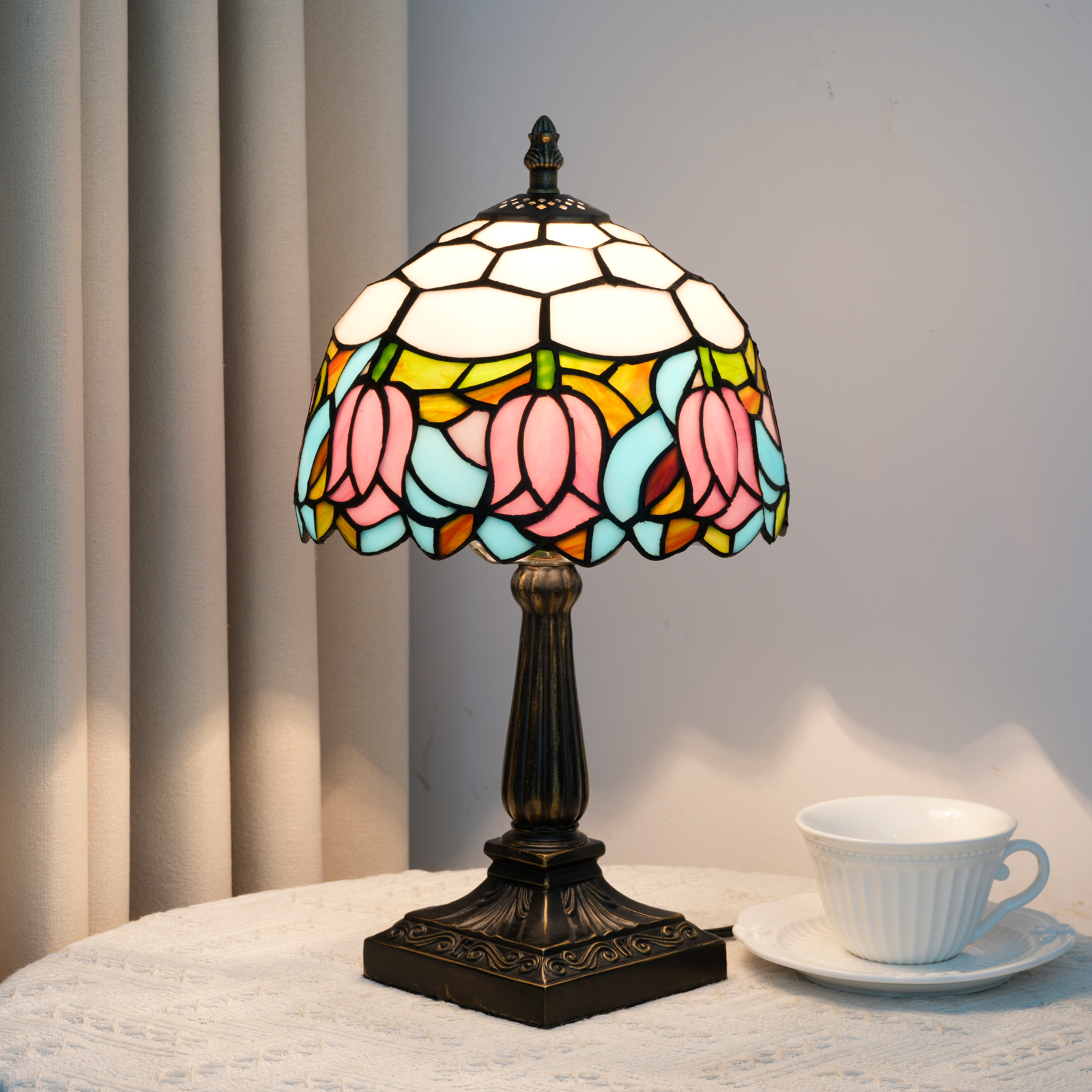 Blivuself Tulip Tiffany Style Stained Glass Table Lamp, 8 Inch Pink Floral Bedside Light, Vintage Art Nouveau Nightstand Lamp with Antique Bronze Base for Bedroom, Living Room, Home Office Decor OFU1431