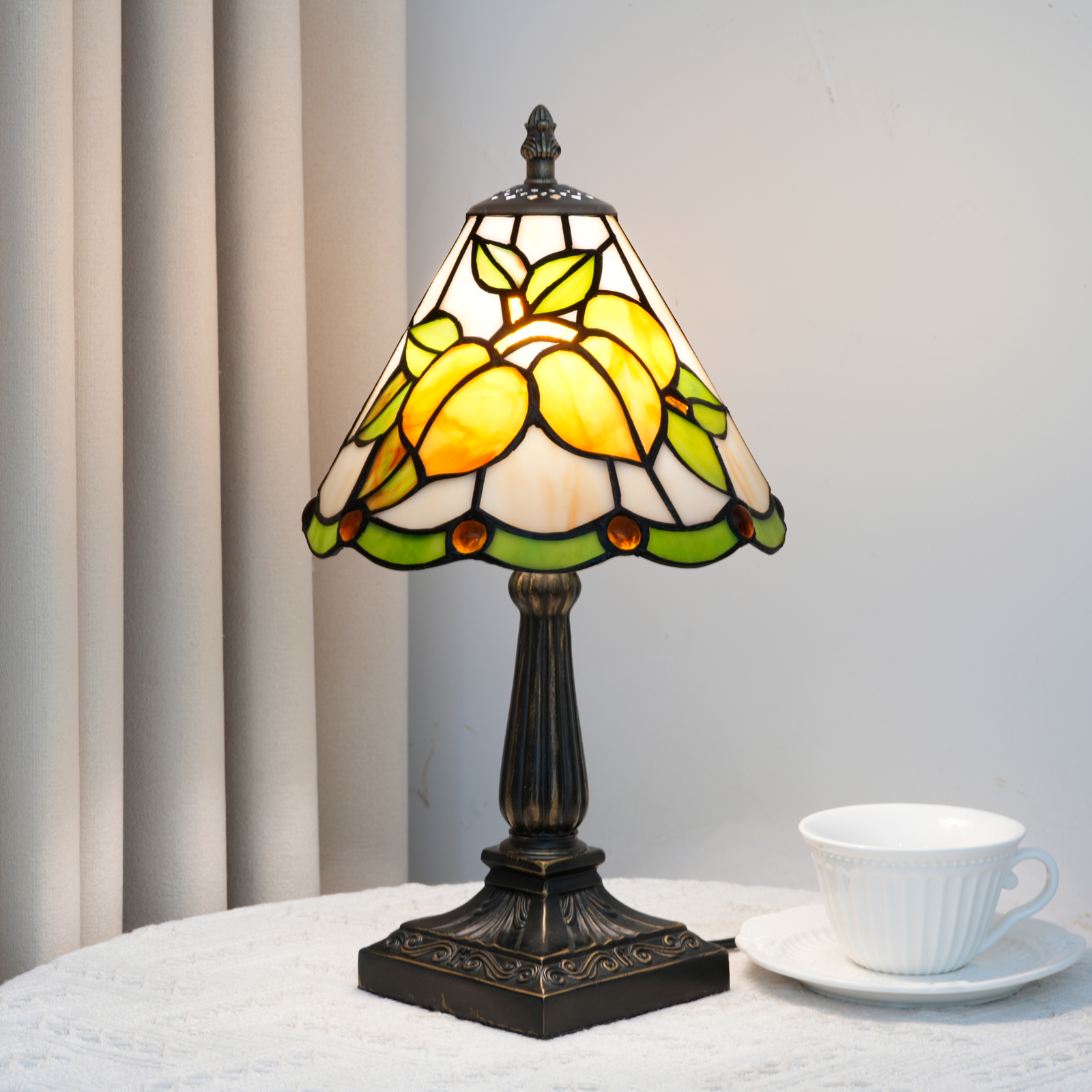 Blivuself Apricot Tiffany Style Stained Glass Table Lamp, 8 Inch Yellow Fruit Themed Bedside Light, Vintage Art Deco Nightstand Lamp with Antique Bronze Base for Bedroom, Living Room, Home Office Decor OFU1432