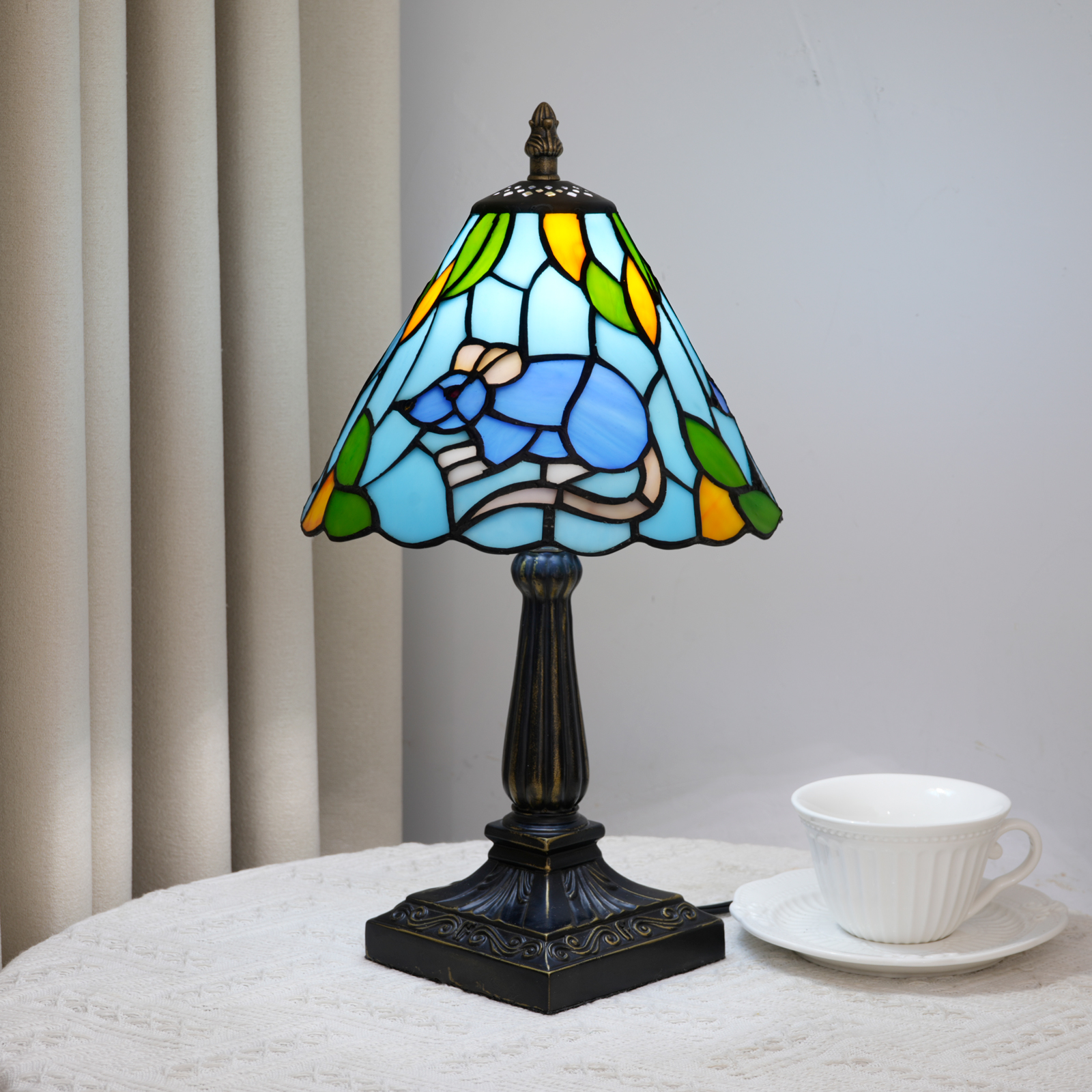 Blivuself Mouse Tiffany Style Stained Glass Table Lamp, 8 Inch Blue Animal Themed Bedside Light, Vintage Whimsical Nightstand Lamp with Antique Bronze Base for Bedroom, Living Room, Home Office Decor OFU1435