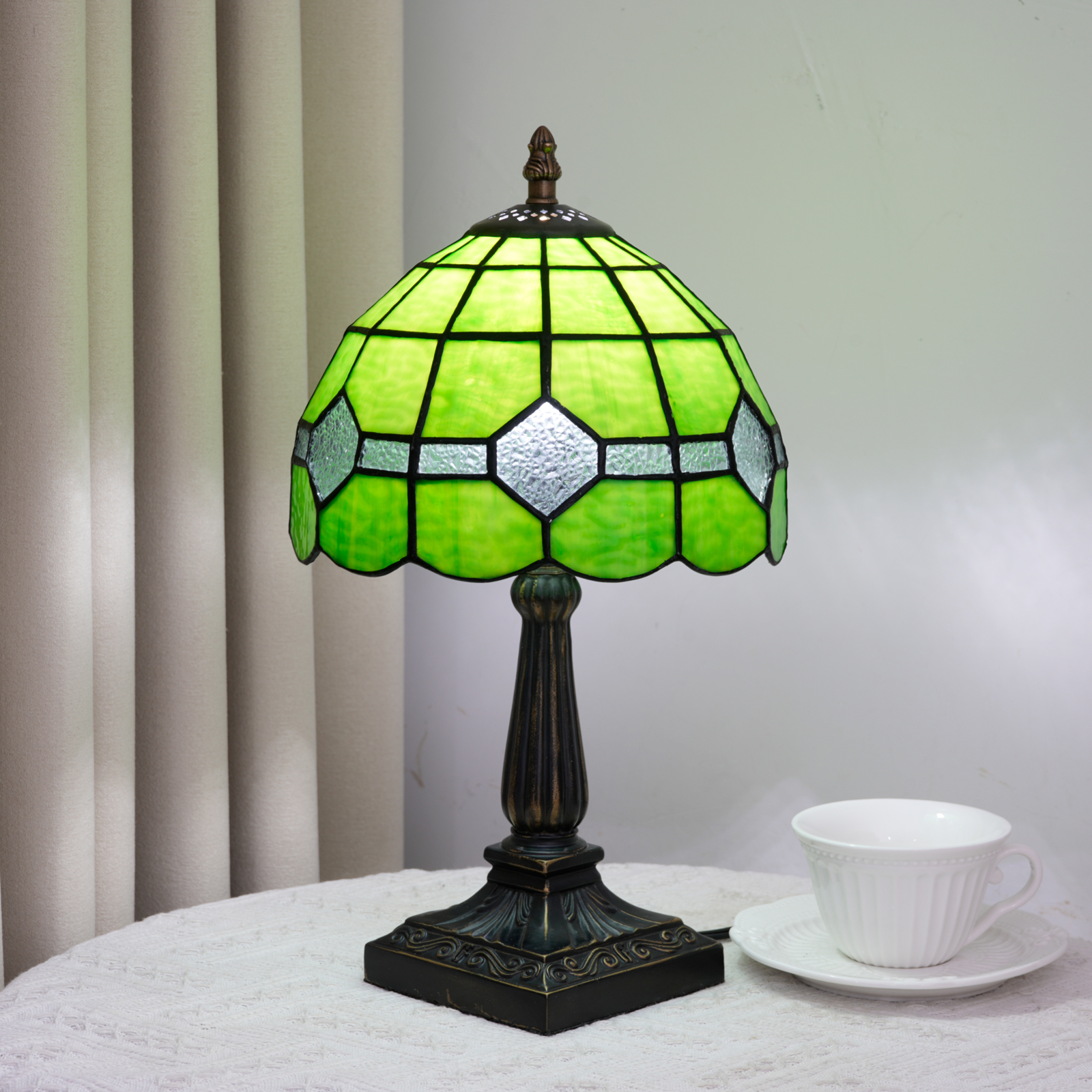 Blivuself Green Geometric Tiffany Style Stained Glass Table Lamp, 8 Inch Art Deco Bedside Light, Vintage Nightstand Lamp with Antique Bronze Base for Bedroom, Living Room, Home Office Decor OFU1442