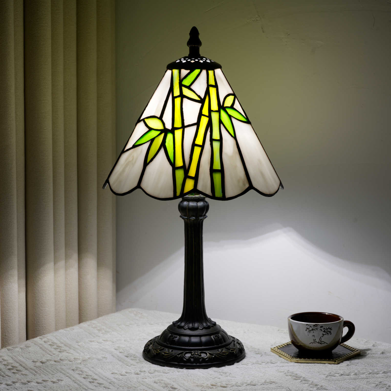 Blivuself Tiffany Style Handmade Creative Stained Glass Table Lamp Green Bamboo Adapted To The Bedroom Dormitory Dining Room And Other Traditional Retro Style Bedside Lamp Home Decoration Classical Art Process OFU1383