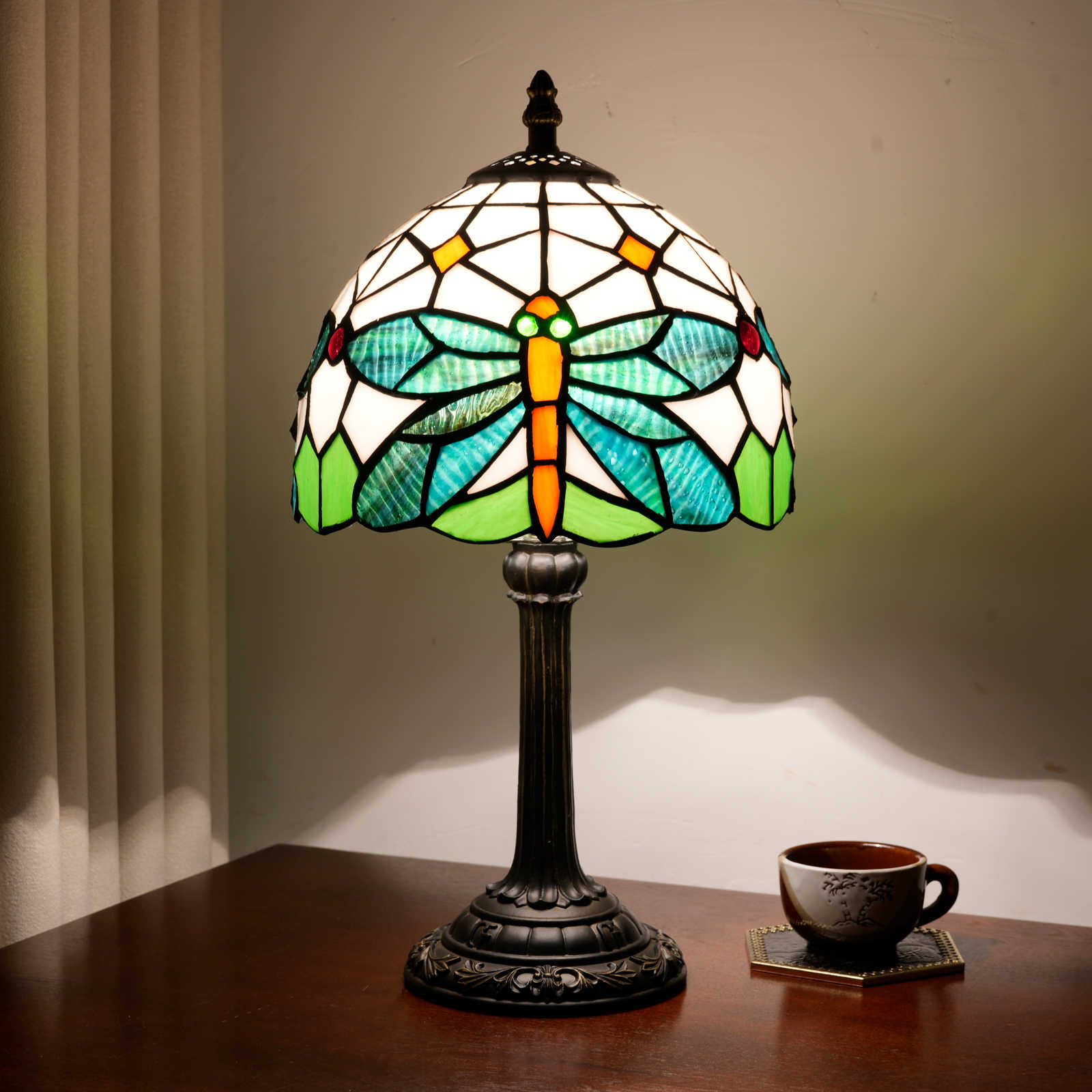 Blivuself  Tiffany Table Lamp 8 Inch Stained Glass Table Lamp Warm Color Reading Lamp Green White Dragonfly Tiffany Retro Style Classical Art Home Decoration Art Suitable For Bedrooms Dormitory Dining Room And So On（OFU1303）