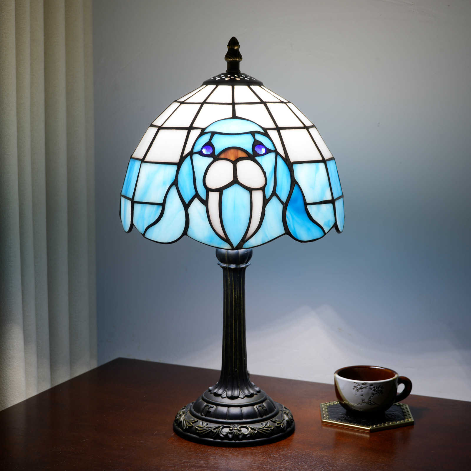 Blivuself Tiffany Table Lamp 8 Inch Stained Glass Desk Lamp Warm Color Reading Lamp Blue White Sea Lion Suitable For Bedroom Dormitory Dining Room Living Room Tiffany Retro Style Classical Art Home Decoration Art（OFU1299）