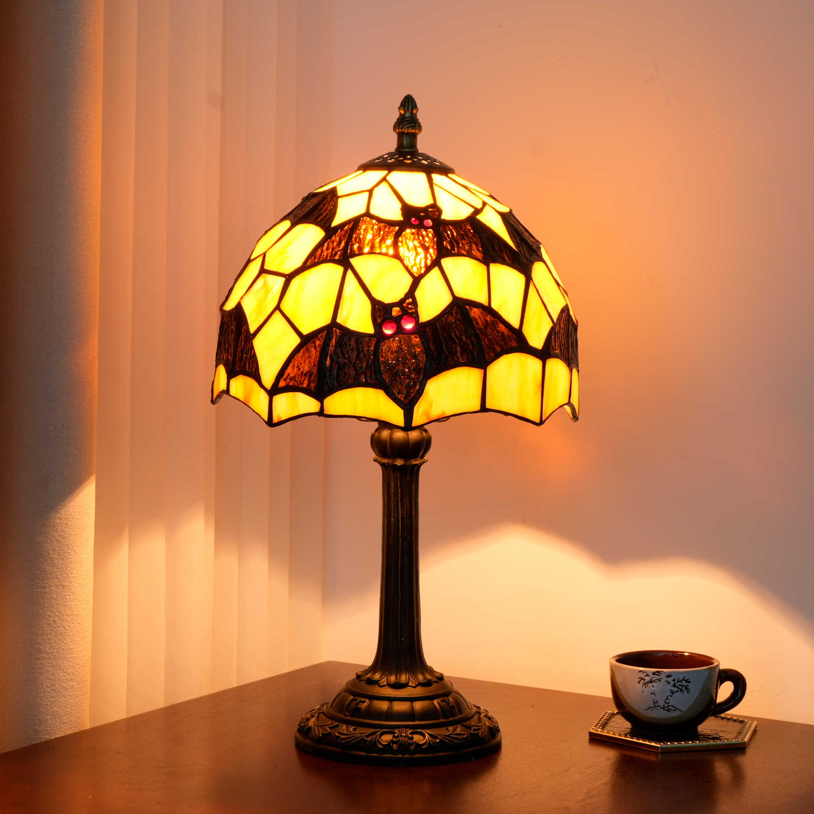 8-Inch Blivuself Tiffany Style  Stained Glass Table Lamp, Animal Series Bat-Themed Personalized Bedside Lamp, Suitable For Home Art Decorations In Bedrooms, Living Rooms, Studies, Etc. (OFU1220，Yellow Background Bat)