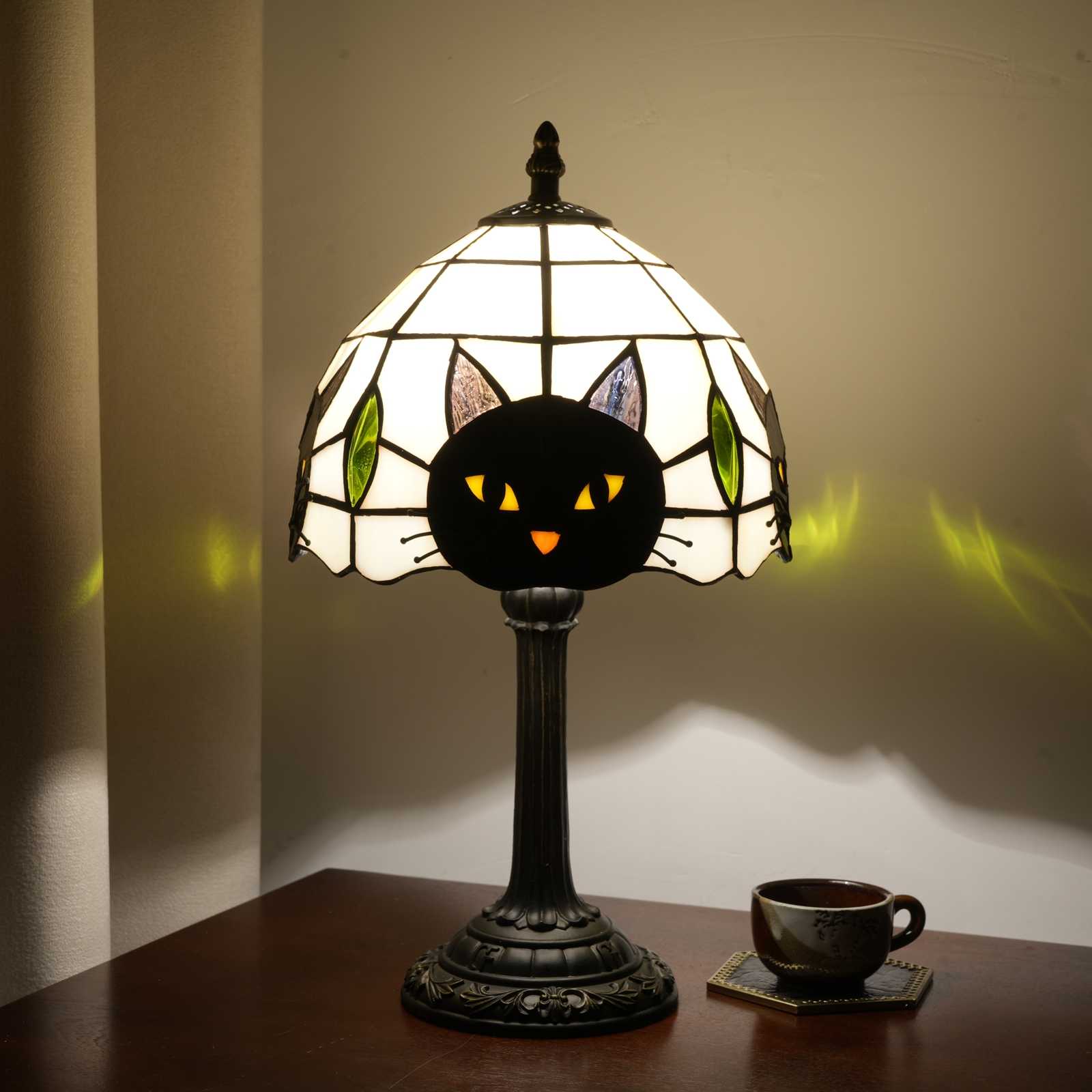 Blivuself The Tiffany Style Black Cat Table Lamp Brings Retro Cuteness Into Life. The Handcrafted 8-Inch Stained Glass Lampshade Is Suitable For Home Decoration Art Such As Dormitories, Bedrooms And Desks（OFU1244）