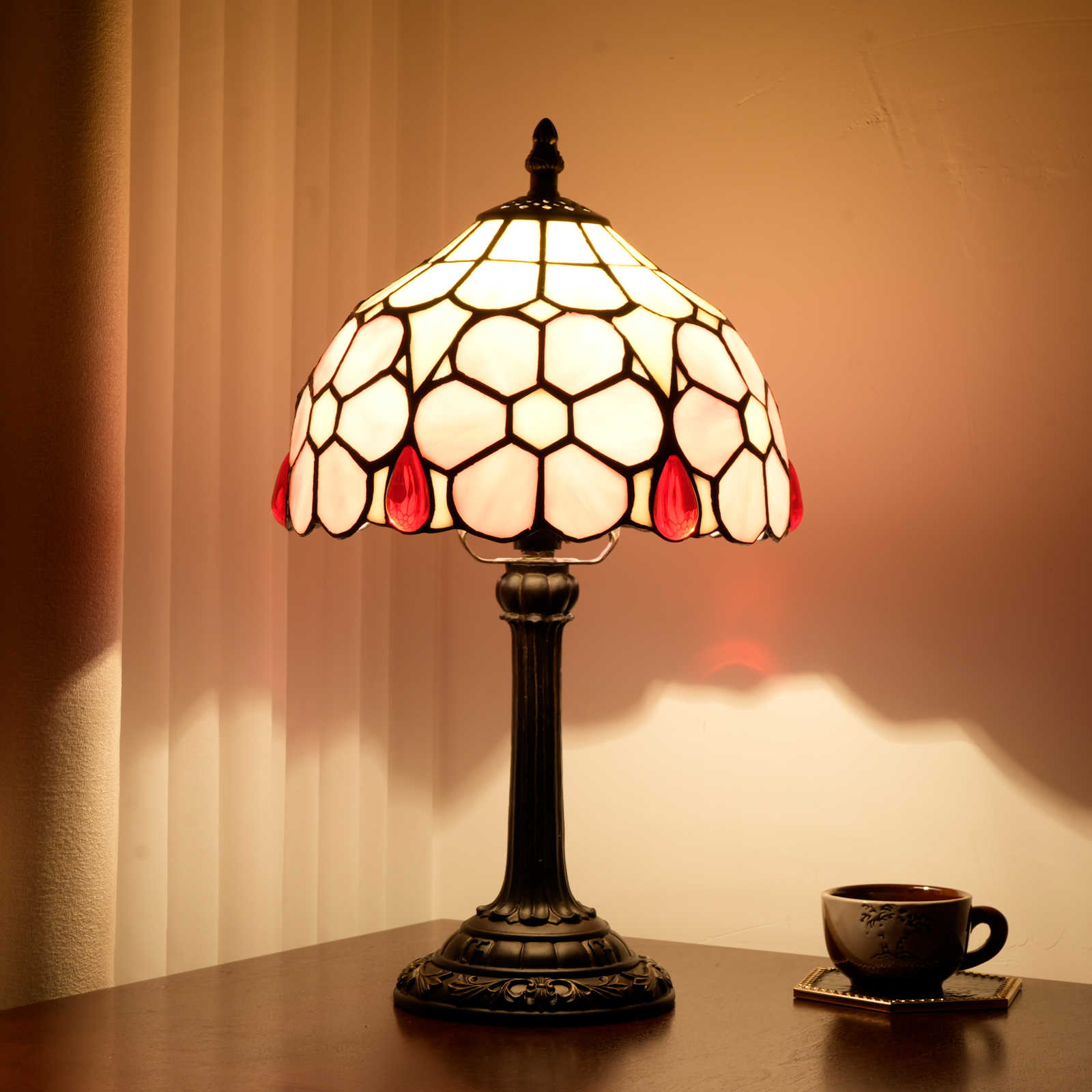 8-Inch Blivuself Tiffany Style  Stained  Table Lamp， Pastoral Style Flower Pattern Design Bedside Lamp, Suitable For Bedroom, Dining Room And Other Home Decoration (OFU1224, Pink Flowers)