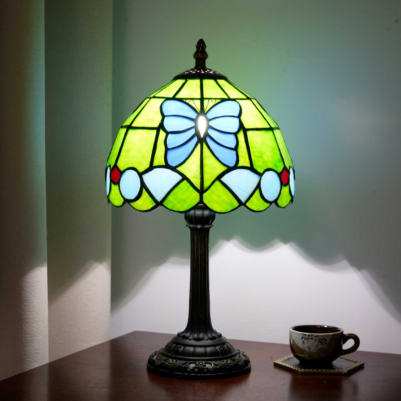 Blivuself Tiffany Stained Glass Table Lamp, 20cm Blue Butterfly Victoria Bedside Lamp, Handcrafted Lampshade, Suitable For Bedroom, Dormitory, Desk And Other Home Decoration Art (Green Background) OFU1246