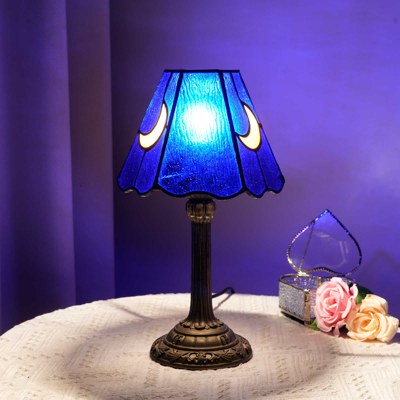7-Inch Blivuself Tiffany Stained Glass Table Lamp, With A Retro Blue Water Ripple Moon Pattern Design Bedside Lamp, Suitable For Home Decoration Art In Bedrooms, Restaurants, Hotels, Cafes, Etc. OFU1171