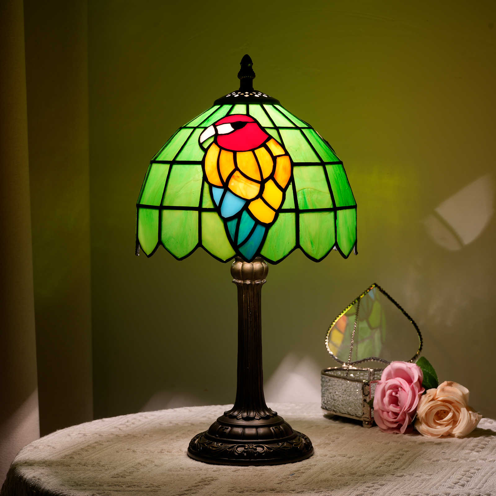 Blivuself Tiffany Desk Lamp Victorian Style Design 8-Inch Green Base Red Parrot Hand  Stained Glass Lamp Shade, Suitable For Bedroom Library Living Room And Other European Classical Art Home Decoration, 8-Inch Green Base Parrot - Bronze Desk Lamp OFU1214