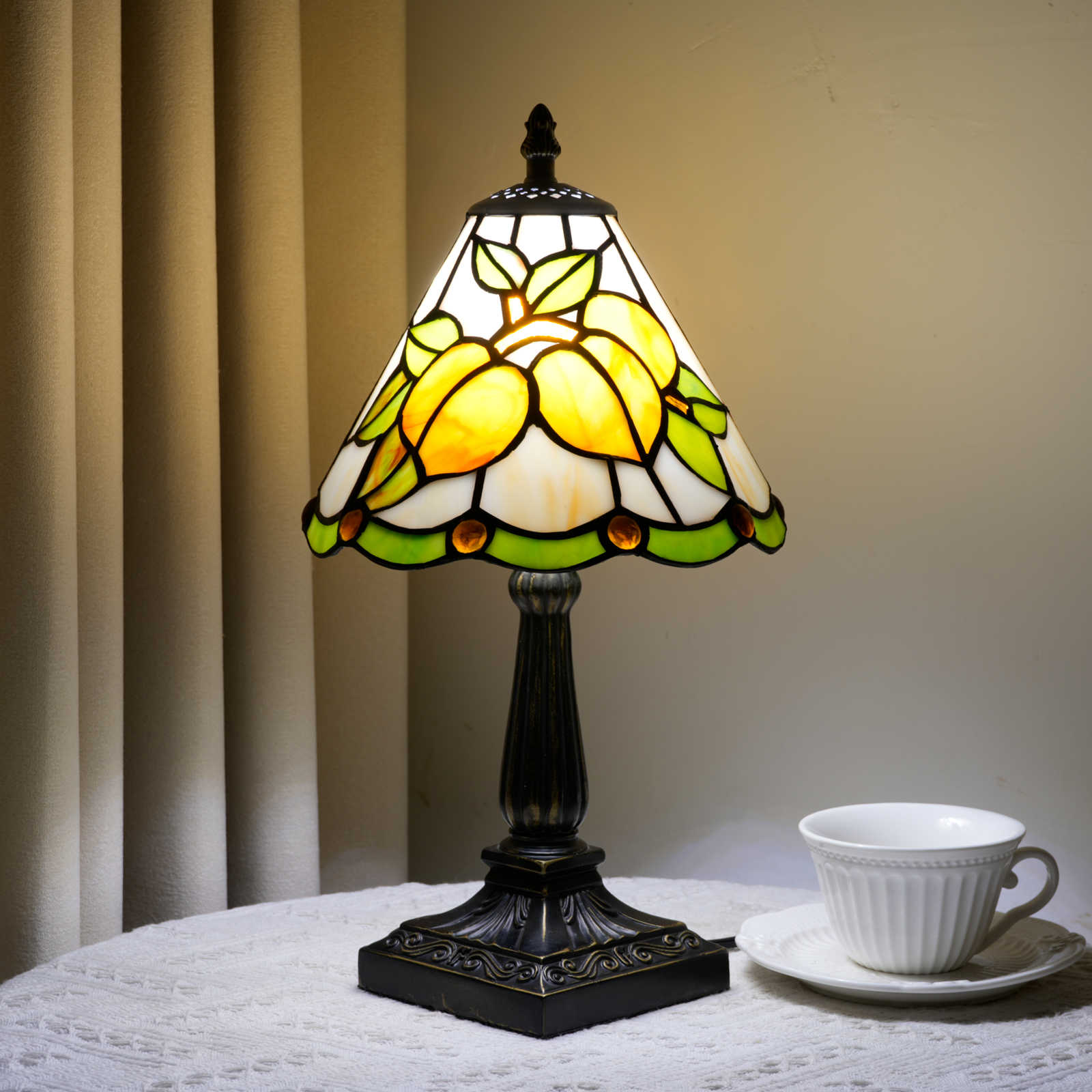 Blivuself Apricot Tiffany Style Stained Glass Table Lamp, 8 Inch Yellow Fruit Themed Bedside Light, Vintage Art Deco Nightstand Lamp with Antique Bronze Base for Bedroom, Living Room, Home Office Decor OFU1432