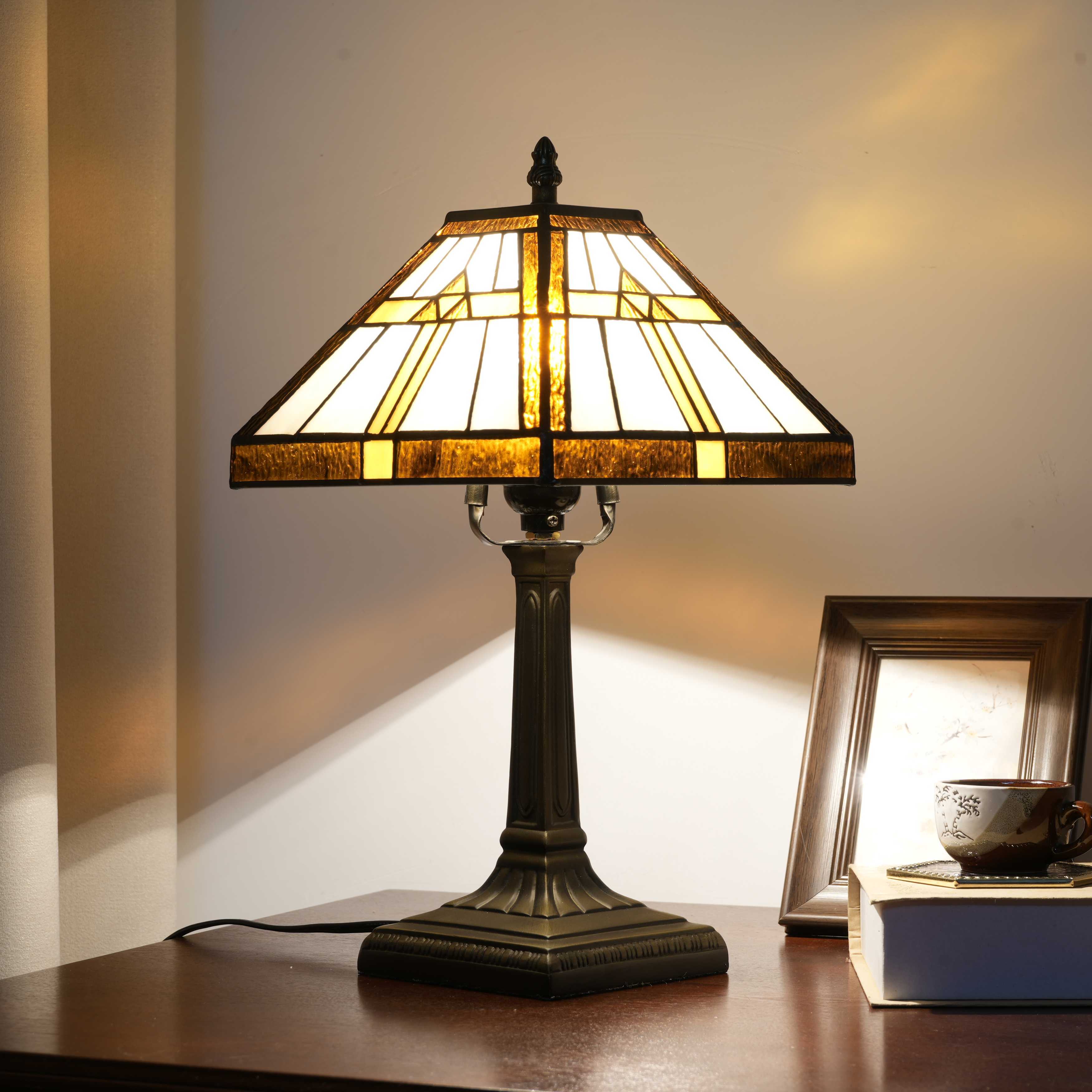 Blivuself Tiffany Table Lamp Traditional Medieval Style 8-Inch Brown Square Hand-Made Stained Glass Lamp Shade, Classical Style Style Home Decoration, Suitable For Bedroom Living Room Office, 8-Inch Brown Square Desk Lamp OFU1201