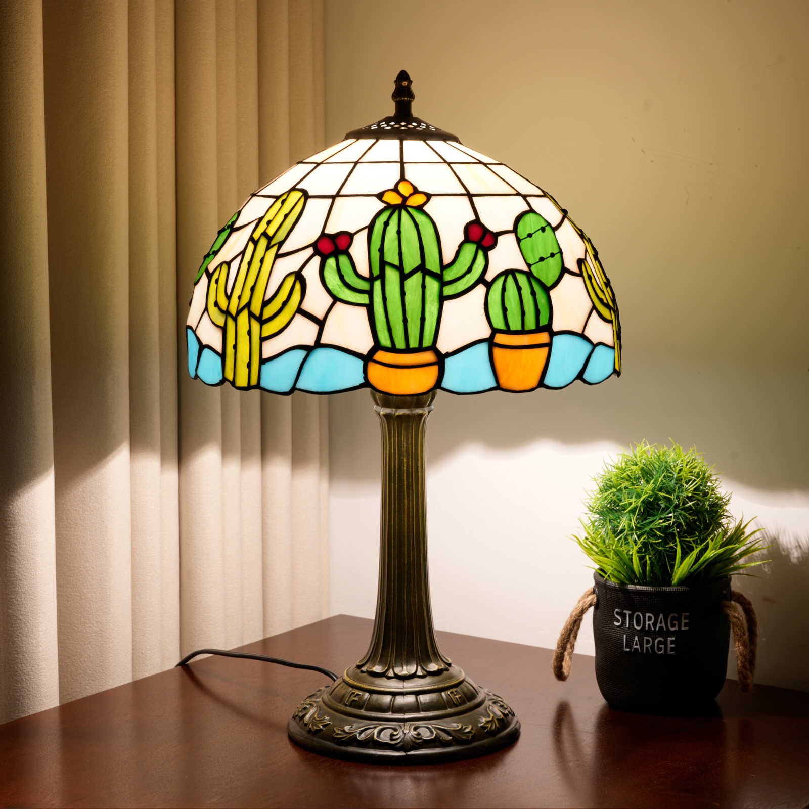 Blivuself Tiffany Style Handmade Creative Stained Glass Table Lamp Tong Interest Cactus Suitable For Bedroom Dormitory Dining Room And Other Traditional Retro Style Bedside Lamp Home Decoration Classical Art Process OFT1373