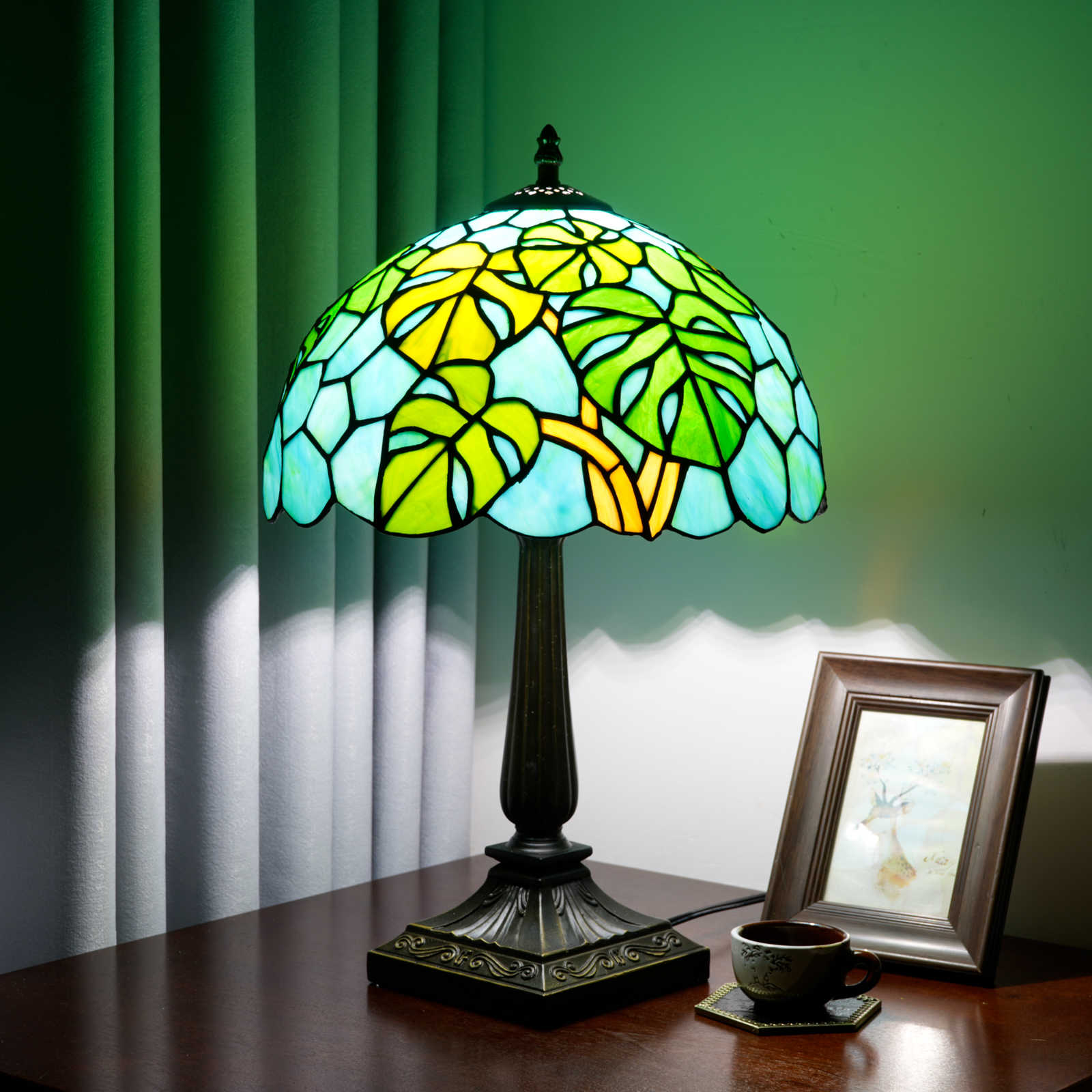 Blivuself Vintage Monstera Tropical Plant Tiffany Table Lamp, 12 Inch Handcrafted Stained Glass Nature Nightstand Lamp with Antique Bronze Finish Aluminium Alloy Base, Jungle Inspired Bedside Light for Bedroom, Living Room, Office, Home Decor OFT1388