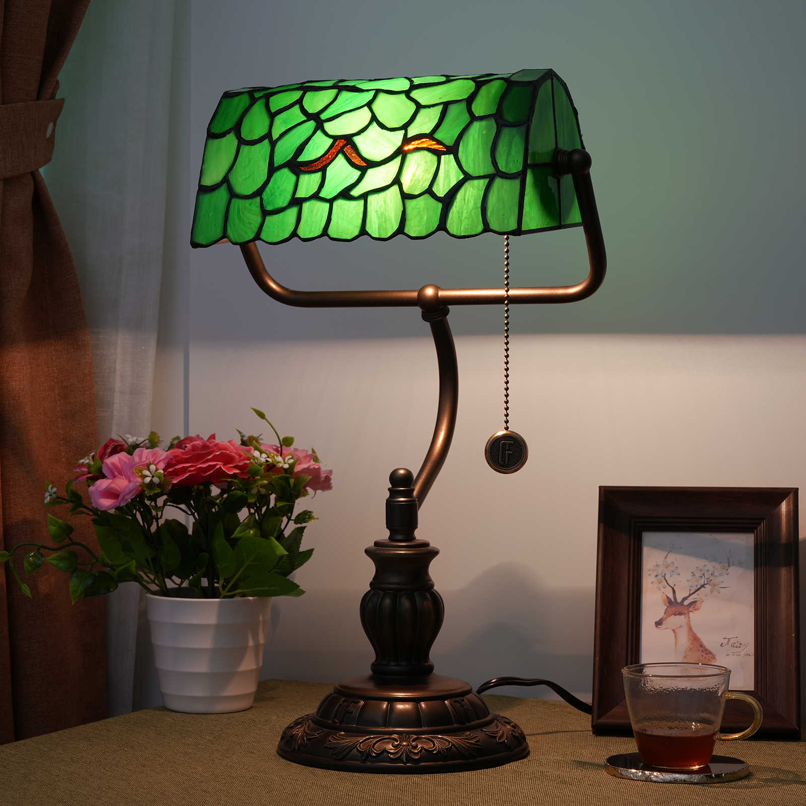Blivuself Tiffany  Style Table Lamp  Stained glass  European, Vintage, Pastoral  Green  Bedroom headboard  Study Zipper switch, adjustable, eye protection reading light  Desk decor led Kitchen, Living Room decor  Aesthetic Antique Library Desk Work Light Green Leaf Bank Light OFY1014