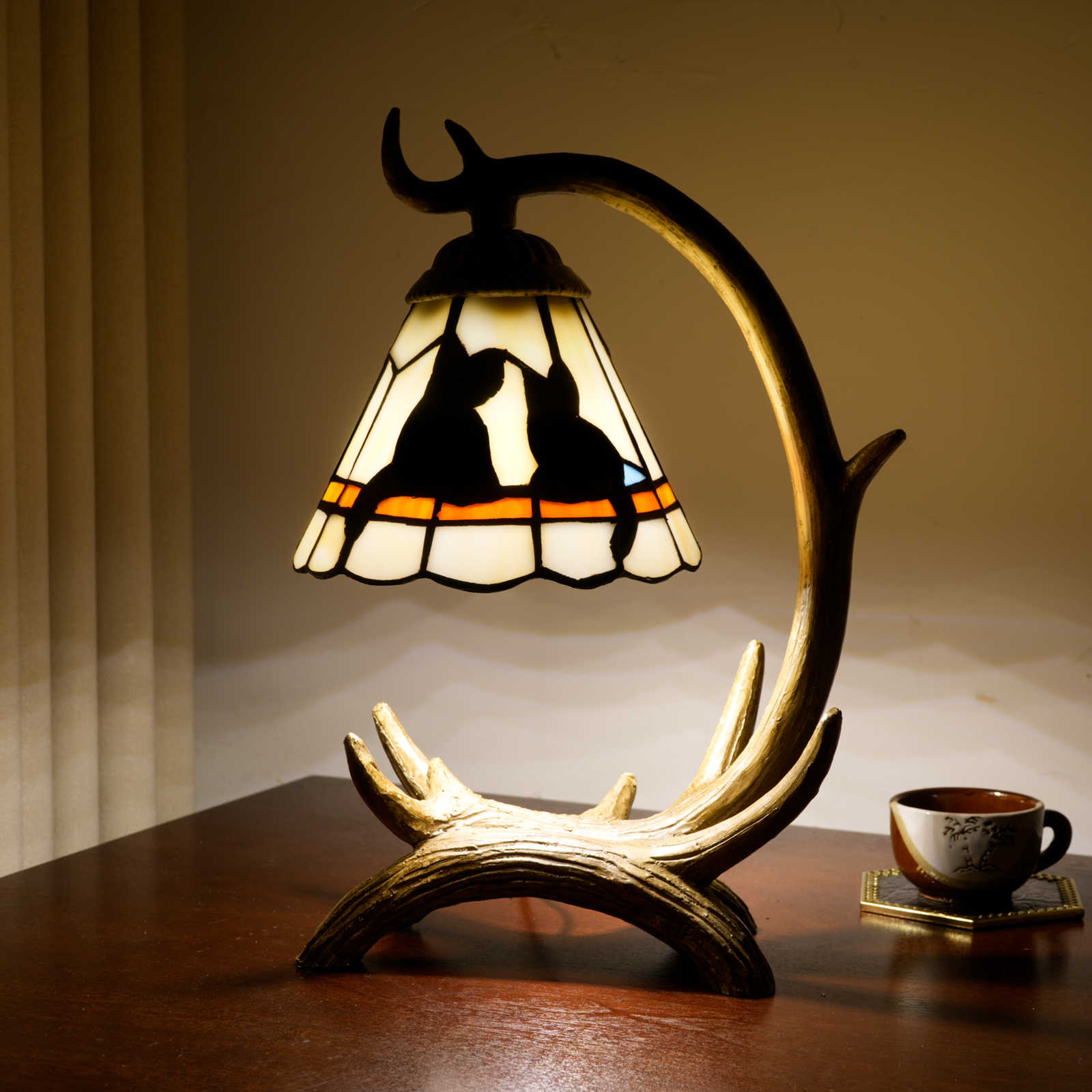 Blivuself Faux Antler Base Tiffany Table Lamp, Stained Glass Shade with Cat Silhouette, Rustic Farmhouse Nightstand Lamp, Vintage Accent Mood Lighting for Bedroom Living Room Cabin Home Decor, Pet Lover Gift<OFU1448>