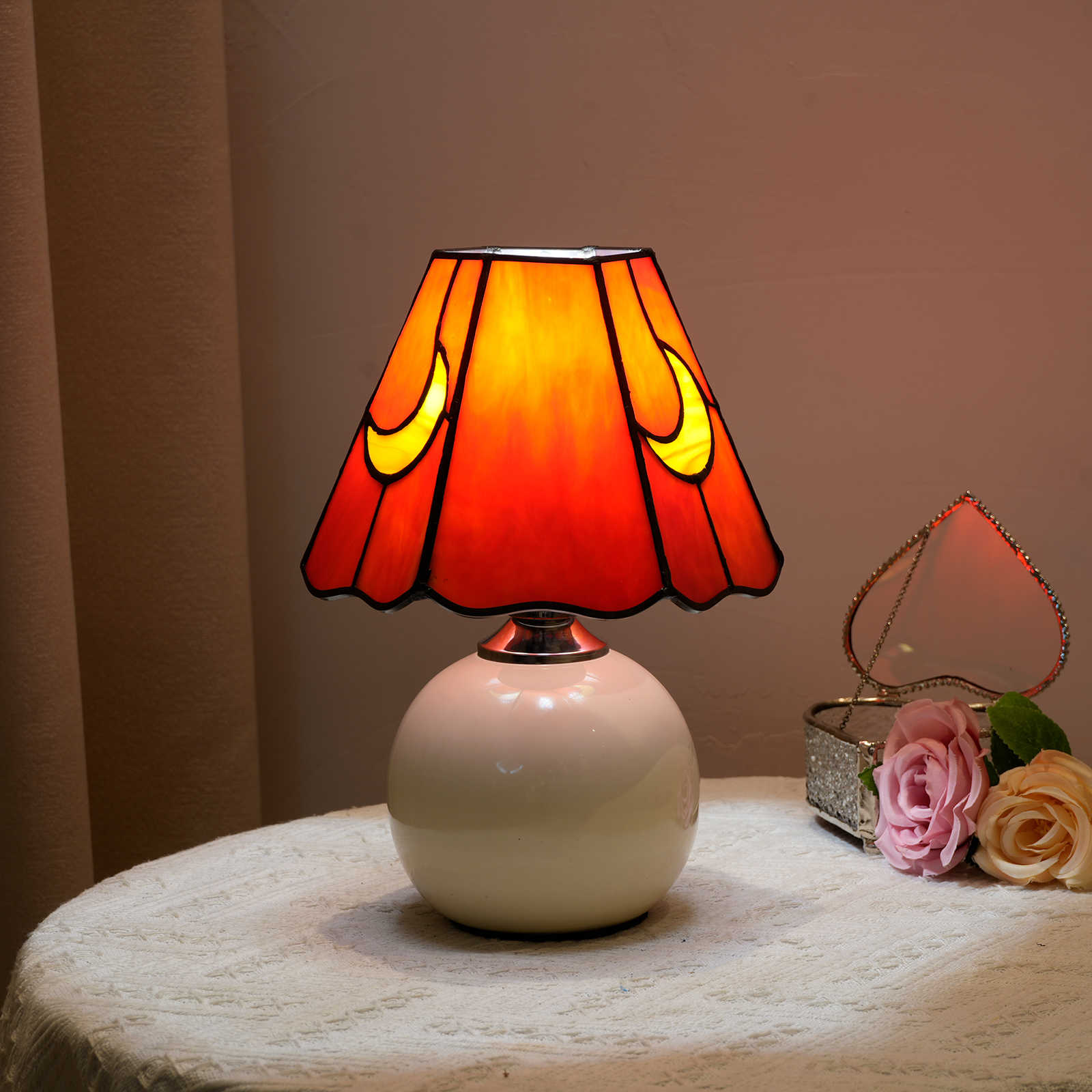Blivuself Tiffany table Lamp Victorian Style 7 Inch Red Moon Design Handmade Stained Glass Lamp Shade, Suitable For Children Gift Bedroom Living Room, Etc., Warm Atmosphere Night Light Home Decoration, 7 Inch Red Moon - Ceramic Mouth Lamp OFU1208