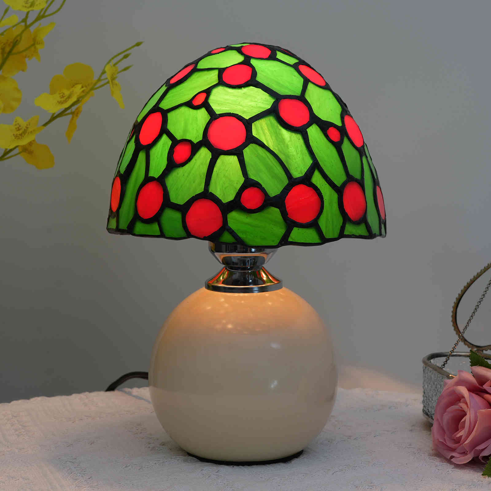 Blivuself Tiffany Lamp Mid-Century Modern Style Stained Glass Lamp Shade Handmade Green Mushroom Lamp Bedroom Bedside Office Art Nightstand Decorative Nightlight Unique Aesthetic Retro Home Ceramic Lamp Green Mushroom - Ceramic Lamp OFU1058