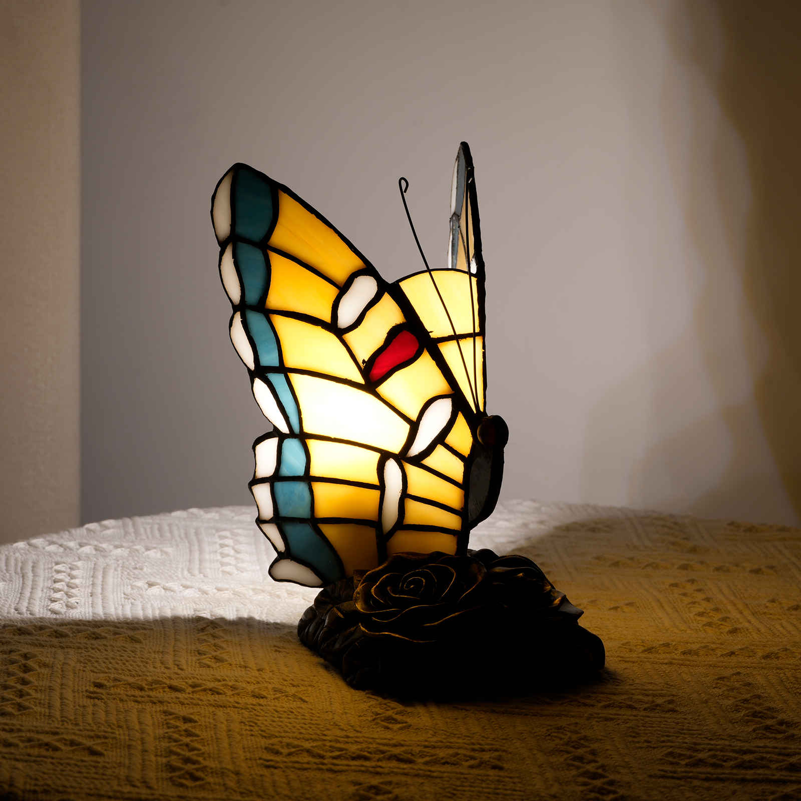 Blivuself Tiffany  Style Yellow Mini Butterfly Nightlight Stained Glass Bedroom Bedside Lamp Or Table Lamp Led Bulb Colorful Vintage Butterfly Decoration Perfect For Giving To Kids, Girls, Families, Holiday Gifts, Etc. Yellow And White Butterfly Table Lamp OFU1183