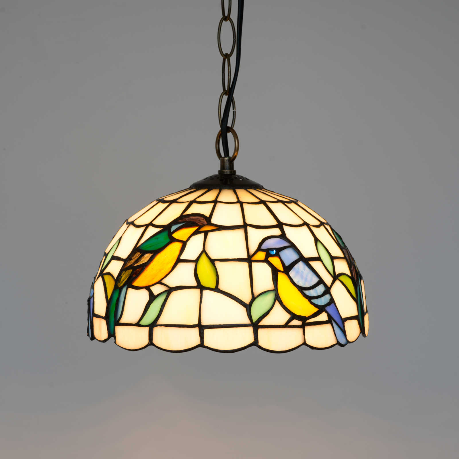 Blivuself Tiffany Chandelier White Background Robin Stained Glass Chandelier 10 Inch Adjustable Chain Single Head Chandelier Elegant Retro Lamps Adapted To Restaurant Bar Bed And Breakfast Cafe Living Room Bedroom And Other Classical Art Home Decoration Lamp (OFP1440)