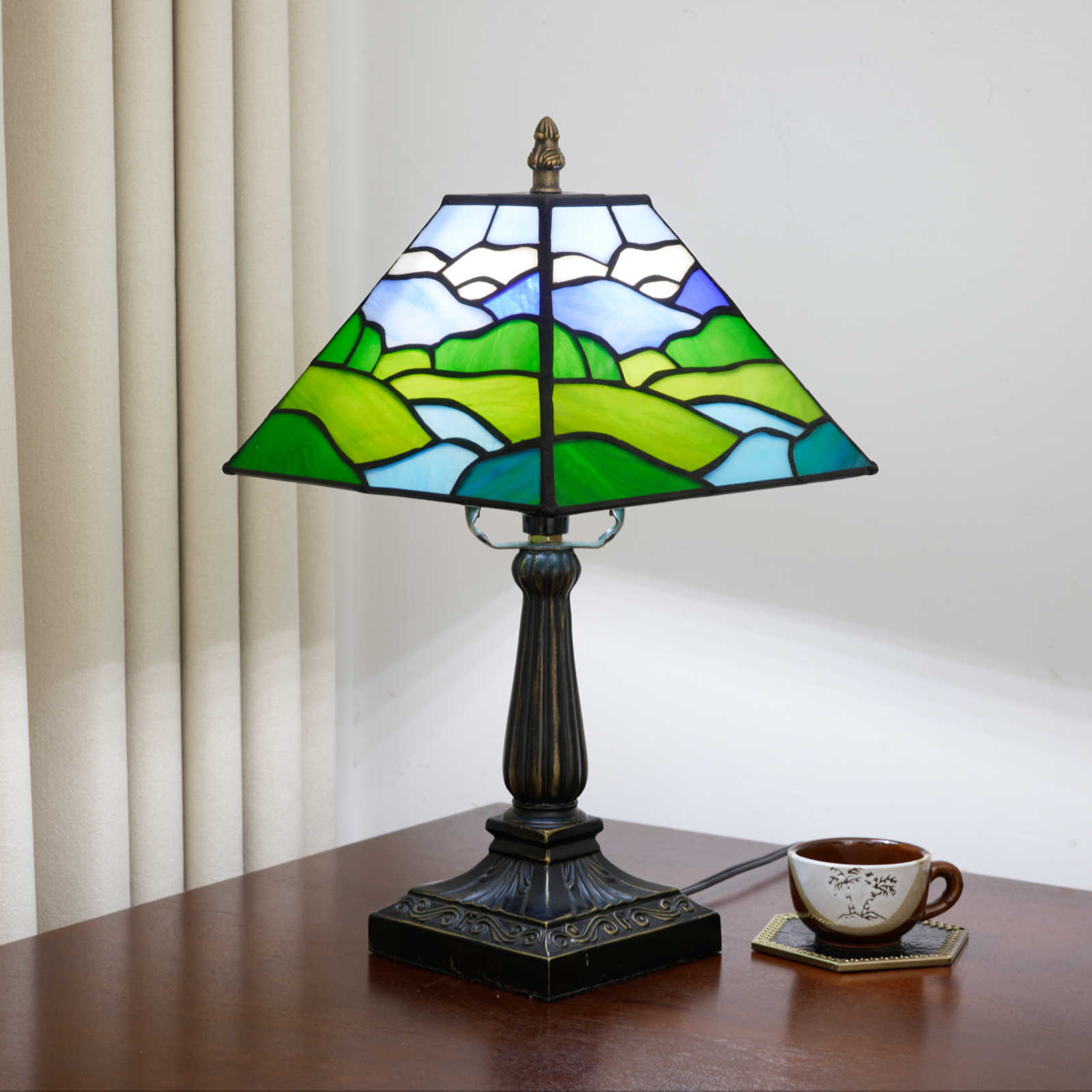 Blivuself Tiffany Lamp Castle Peak Plains Handmade Copper Foil Solder Stained Glass Desk Lamp 8 Inch Antique Relief Resin Base Bedside Desk Atmosphere Lamp American Country House Living Room Art Decoration Table Lamp Gradient Castle Peak Plains Natural Pattern For Bedroom Study Cafe General (Ofu1460)