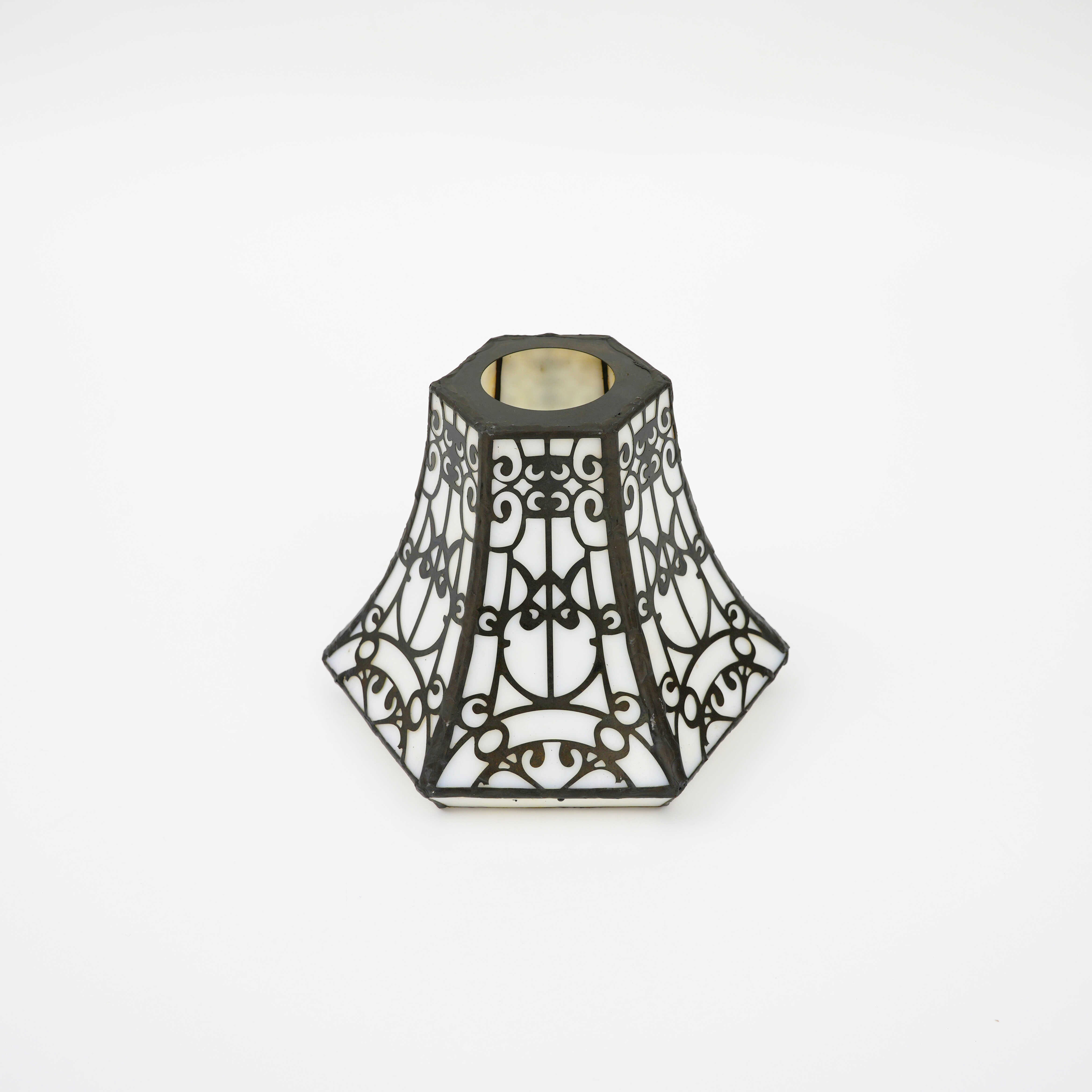 Blivuself Tiffany Lampshade 6 Inch Black Copper Mesh Manual Welding Colored Glass Lampshade Black And White Hollow Pattern Color Glass Lamp Accessories 1pcs For Desk Lamp Ceiling Lamp Wall Lamp Chandelier WX3004D